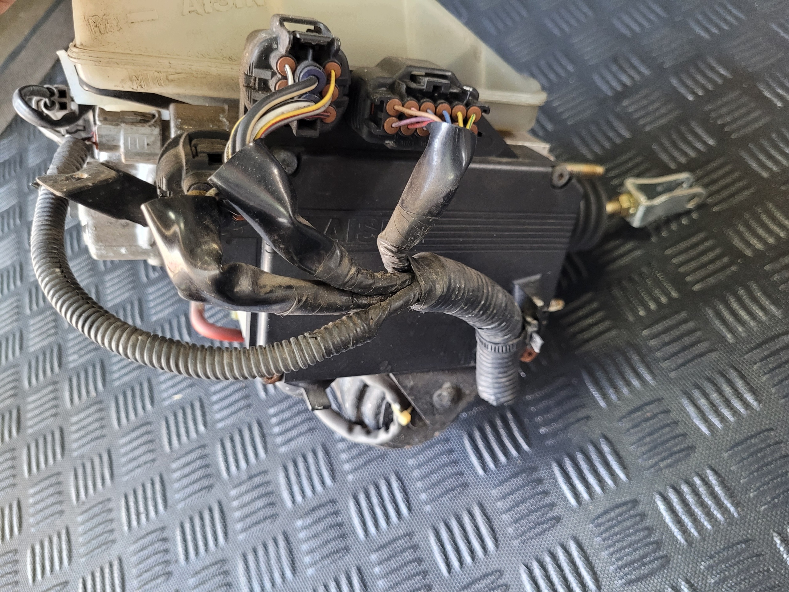 Servofreno ABS servo LEXUS SC II 430 SC430 4.3 V8