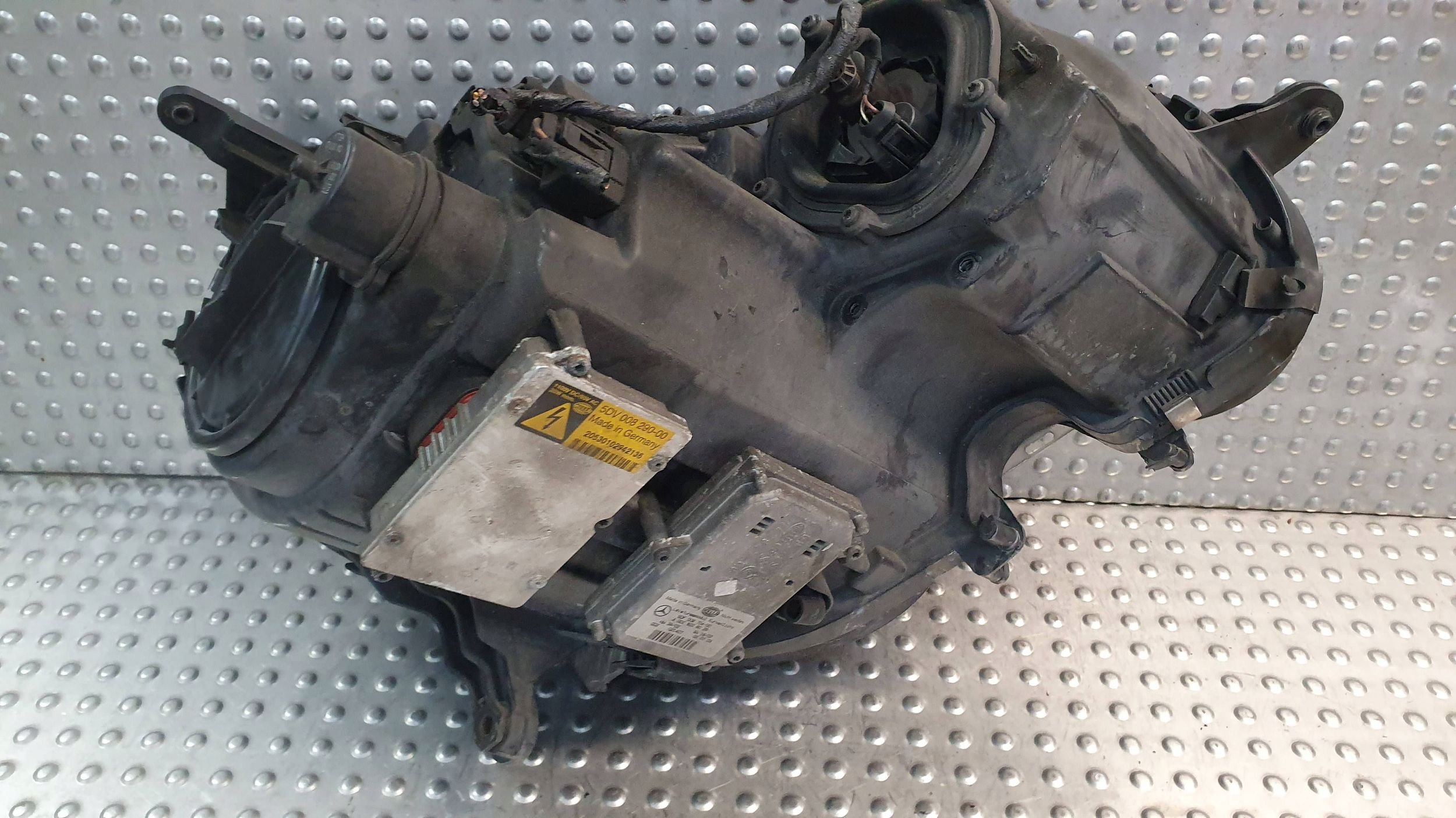 light front left XENON MERCEDES E-KLASA W211 02