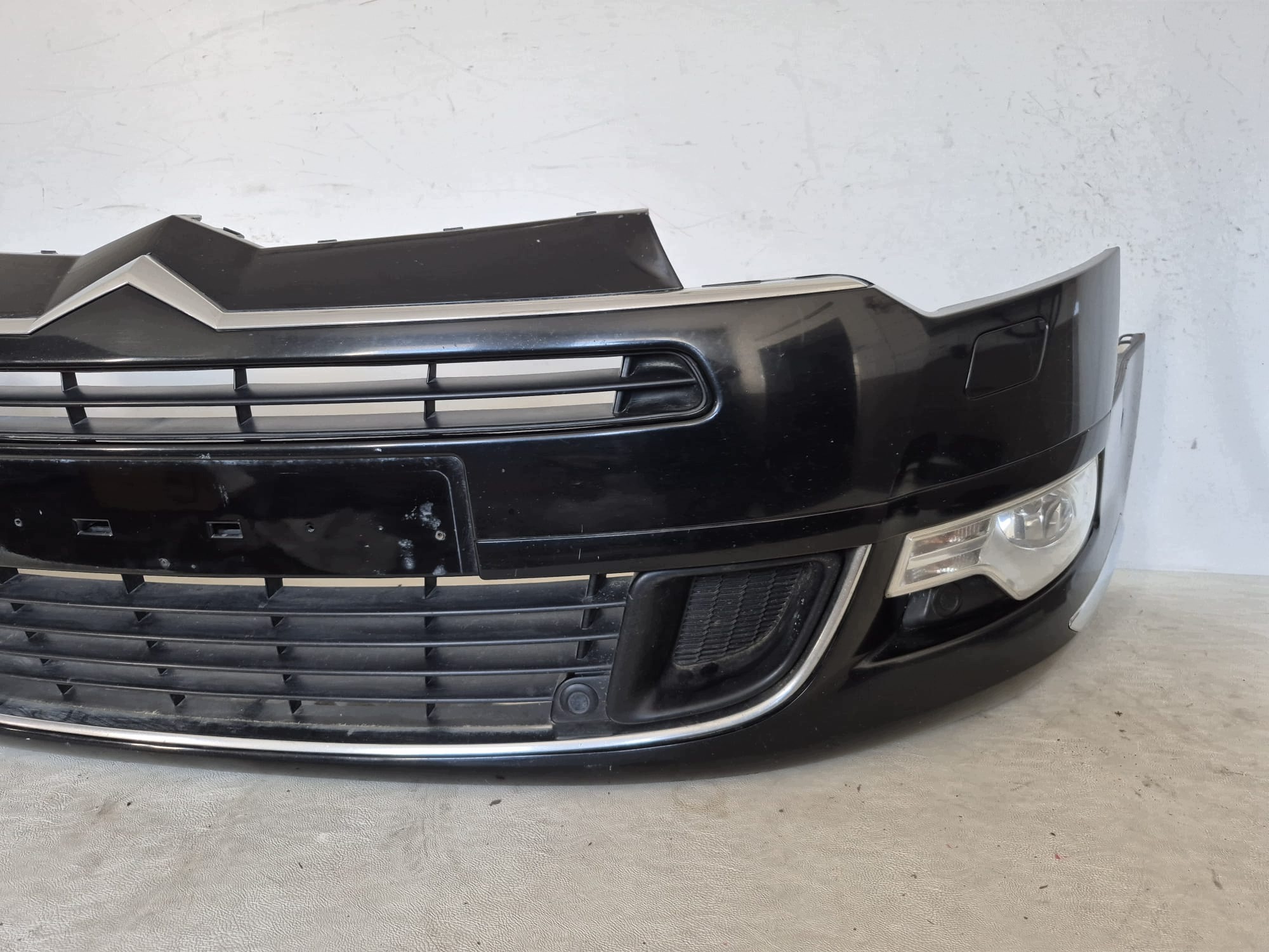 CITROEN C5 II X7 08- bumper front front SPR 6XPDC 9681052477 LAK.KYVD