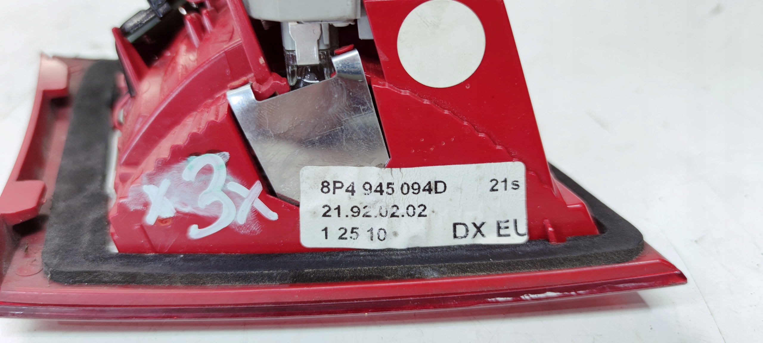light right rear part to the bonnet LED AUDI A3 8P 8P4945094D *3*