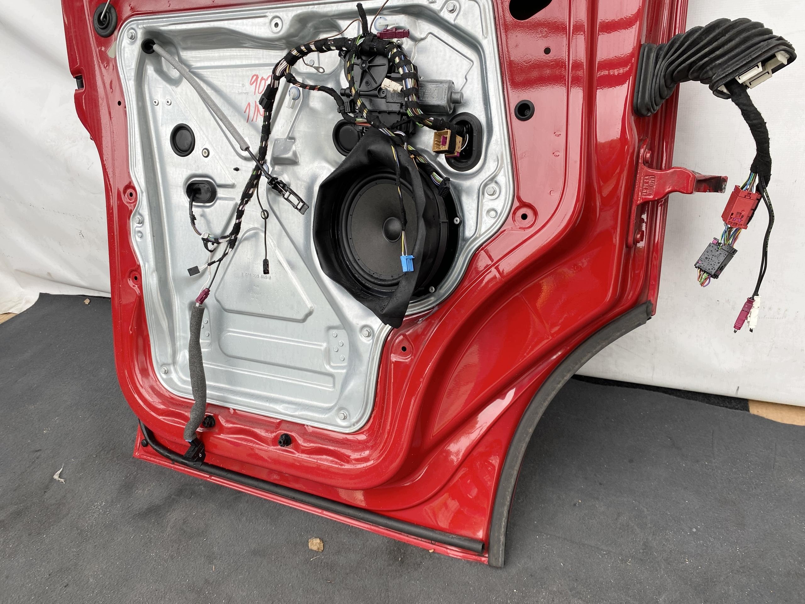 VW TRANSPORTER T6 15- door left front red left front 7E5831055E