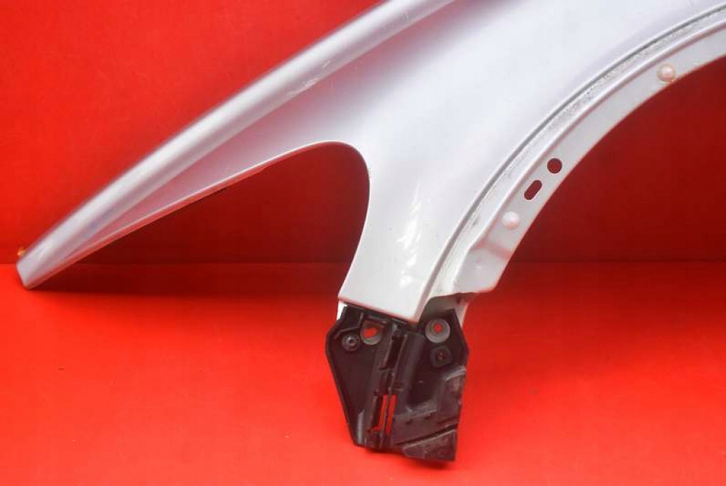 fender left front front SREBRNY VOLVO C30 06-12