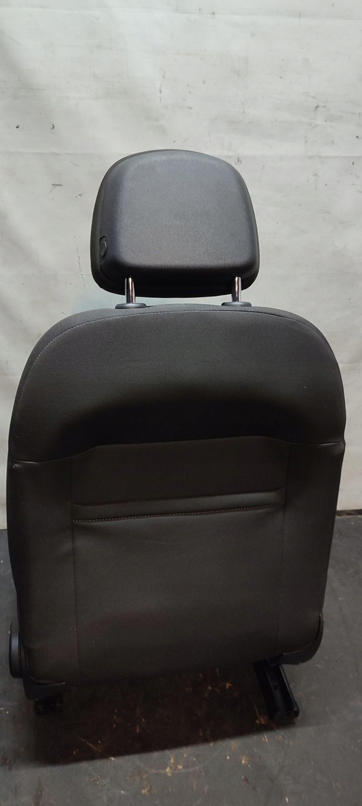 seat front left driver´s Opel Astra J kombi