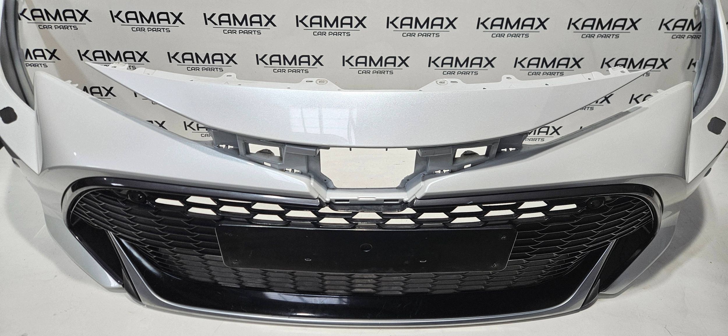 frontstoßstange grill TOYOTA COROLLA E21 HB KOMBI GR SPORT 18- 4XPDC