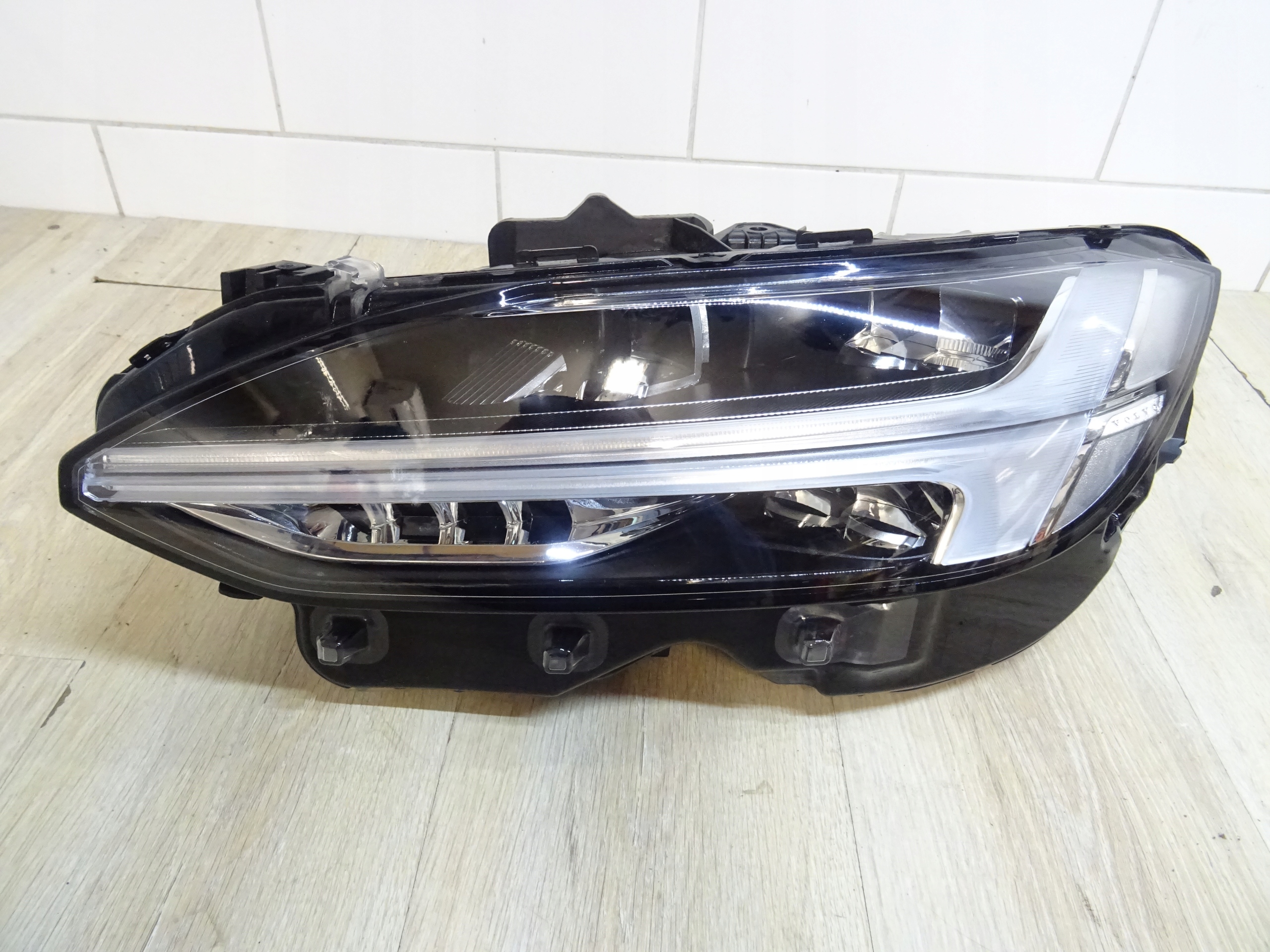 LAMPA LEWA PRZÓD VOLVO S90 MID LED LHD 32342496 LLU