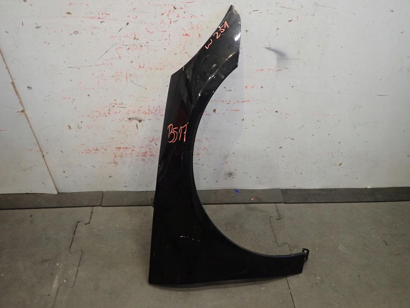 fender front front right MERCEDES R-KLASA W251 2005