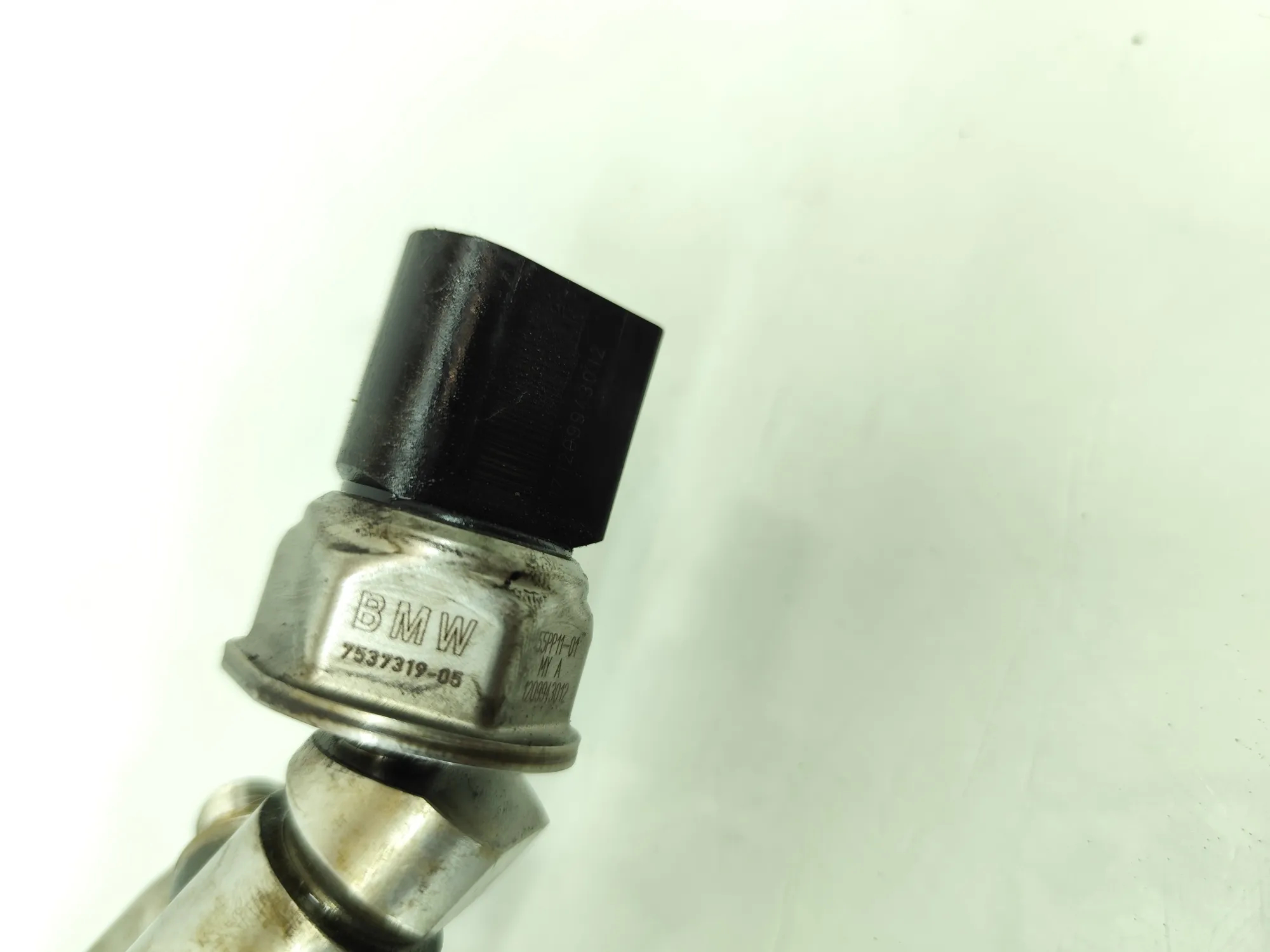 распределитель Топлива BMW 7 2011 7547599