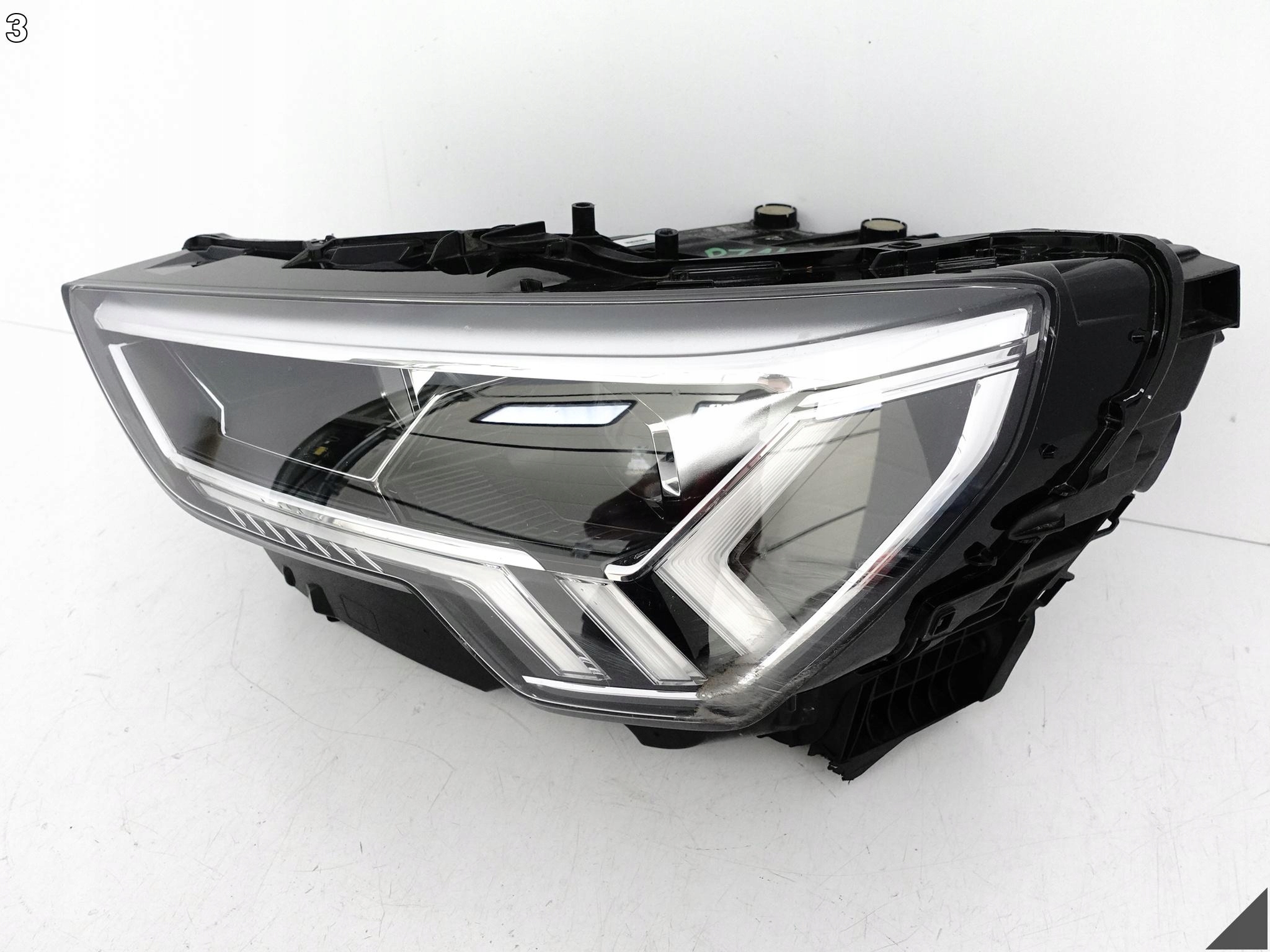 AUDI Q3 II (2 GENERACJA) F3 83A 18- light FULL LED left front EUROPA *033*