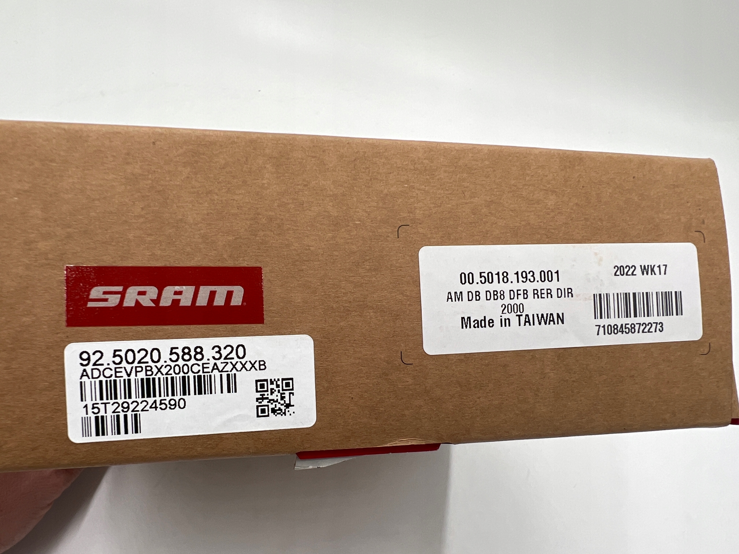 Hamulec hydrauliczny tarczowy SRAM DB 8 tył 2000 EAN (GTIN) 0710845872273