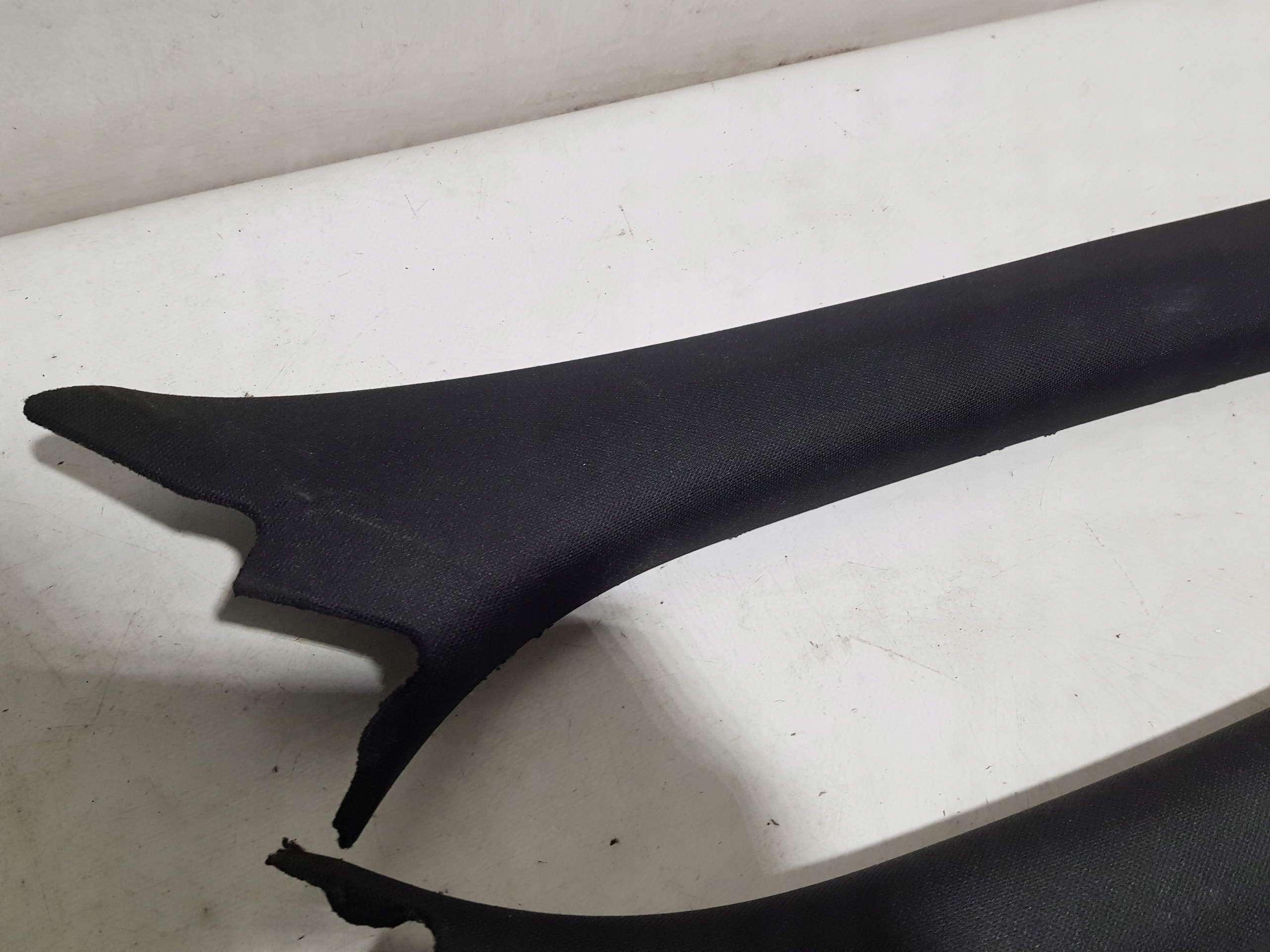 MERCEDES W204 sedan AMG black, inner pillars light plastics