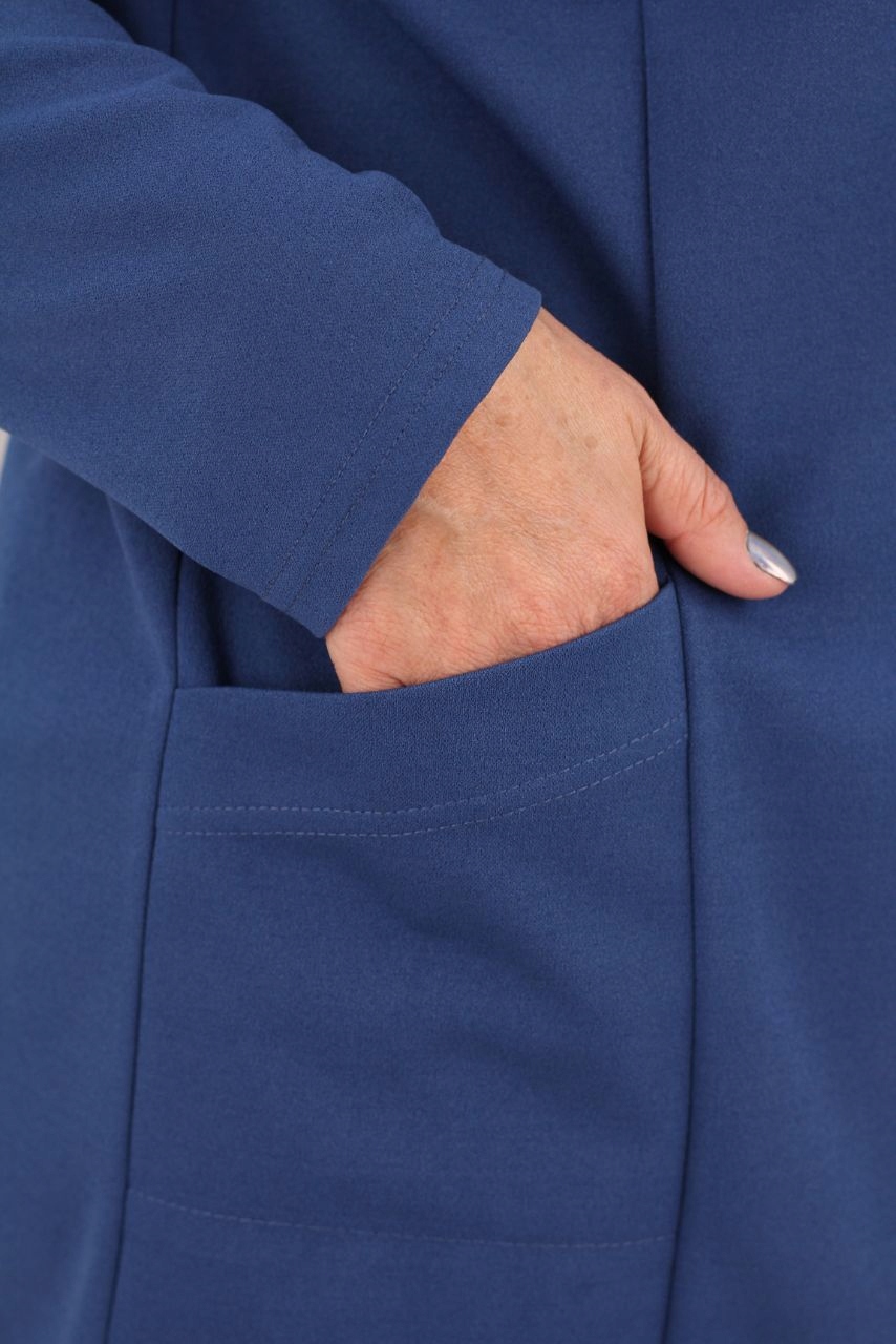 GŁADKA NARZUTKA ELEGANCKA LUŹNA POLSKI PRODUCENT DUŻE ROZMIARY Odcień granatowy