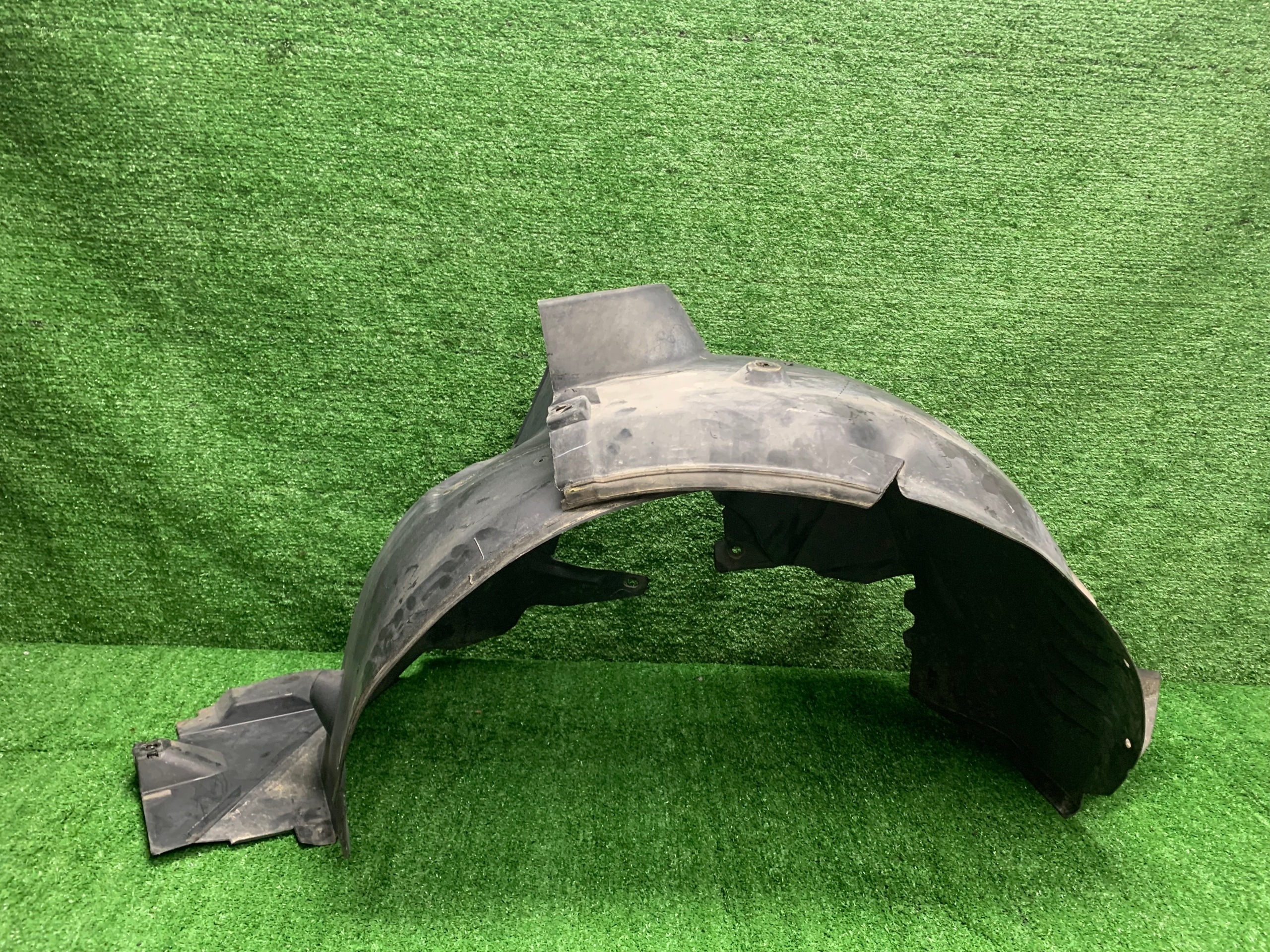 MERCEDES W204 LIFT mudguard right front front A2046905630 A2046984030