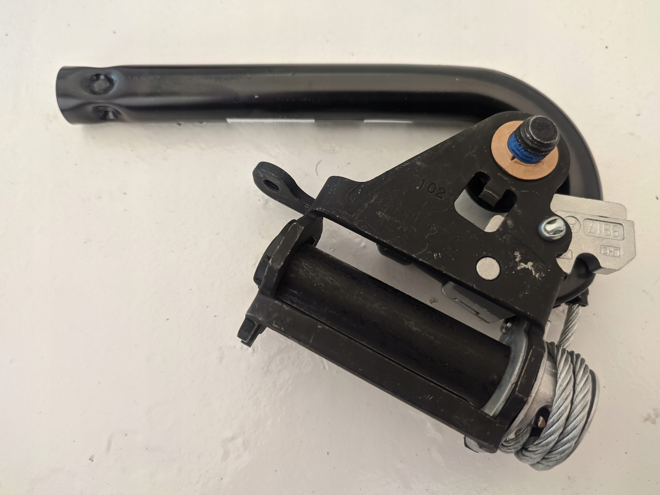 BMW 5 7 F01 F10 F11 NAPINACZ DOPINACZ PASA AIRBAG Numer katalogowy części 0011011