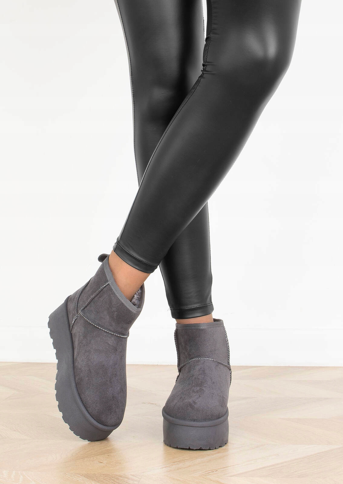 7905 SZARE OCIEPLANE BOTKI ŚNIEGOWCE NA PLATFORMIE GRUBA PODESZWA 39 Kolor szary