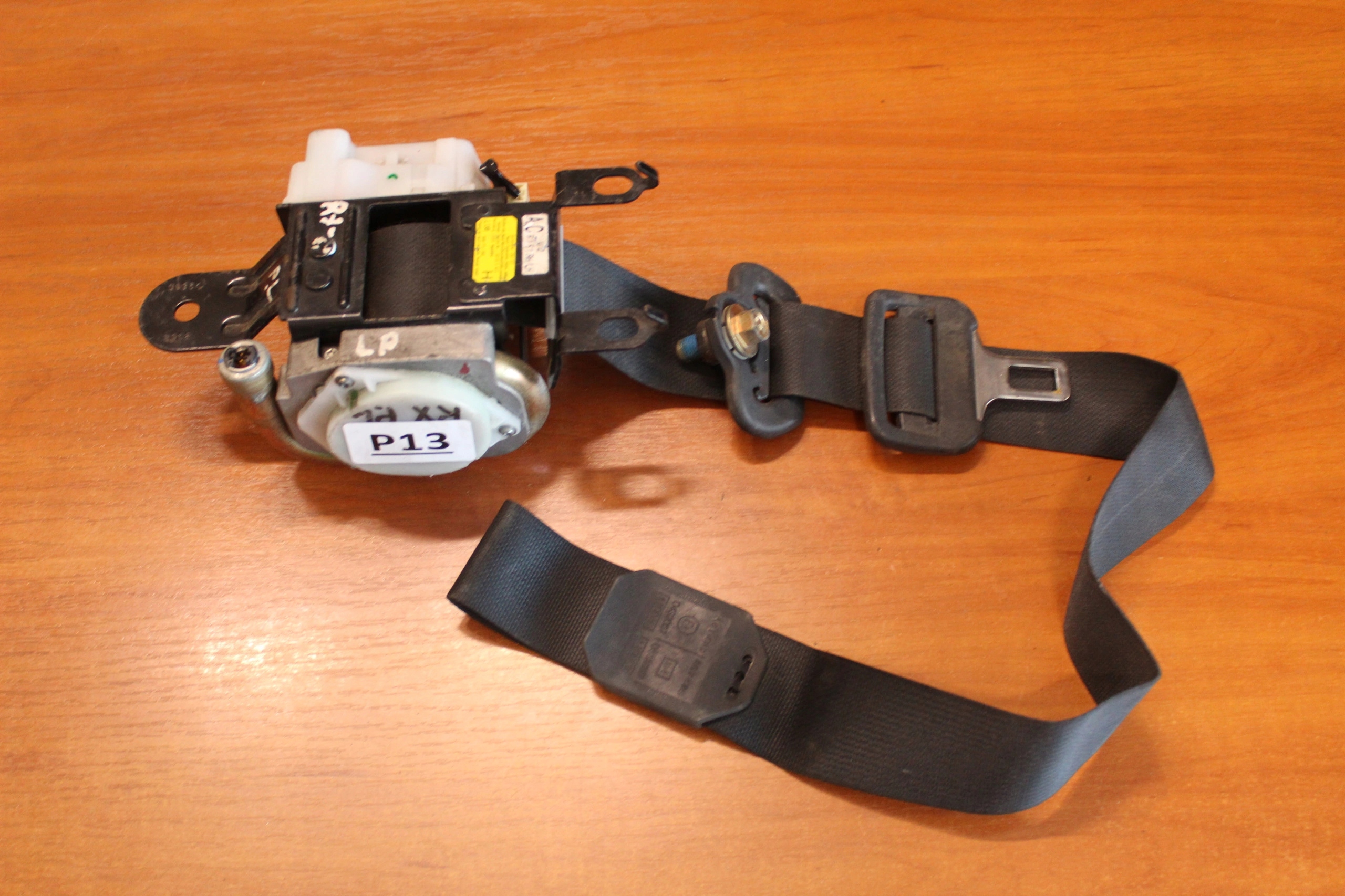 ремень безопасности перед левый mazda TK-AF2-EH796