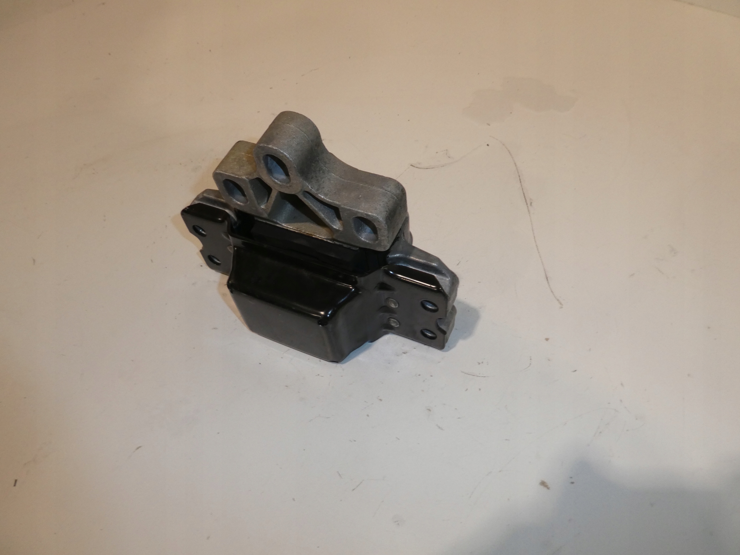 VW AUDI SKODA AIRBAG GETRIEBEHALTER 3C0199555AA