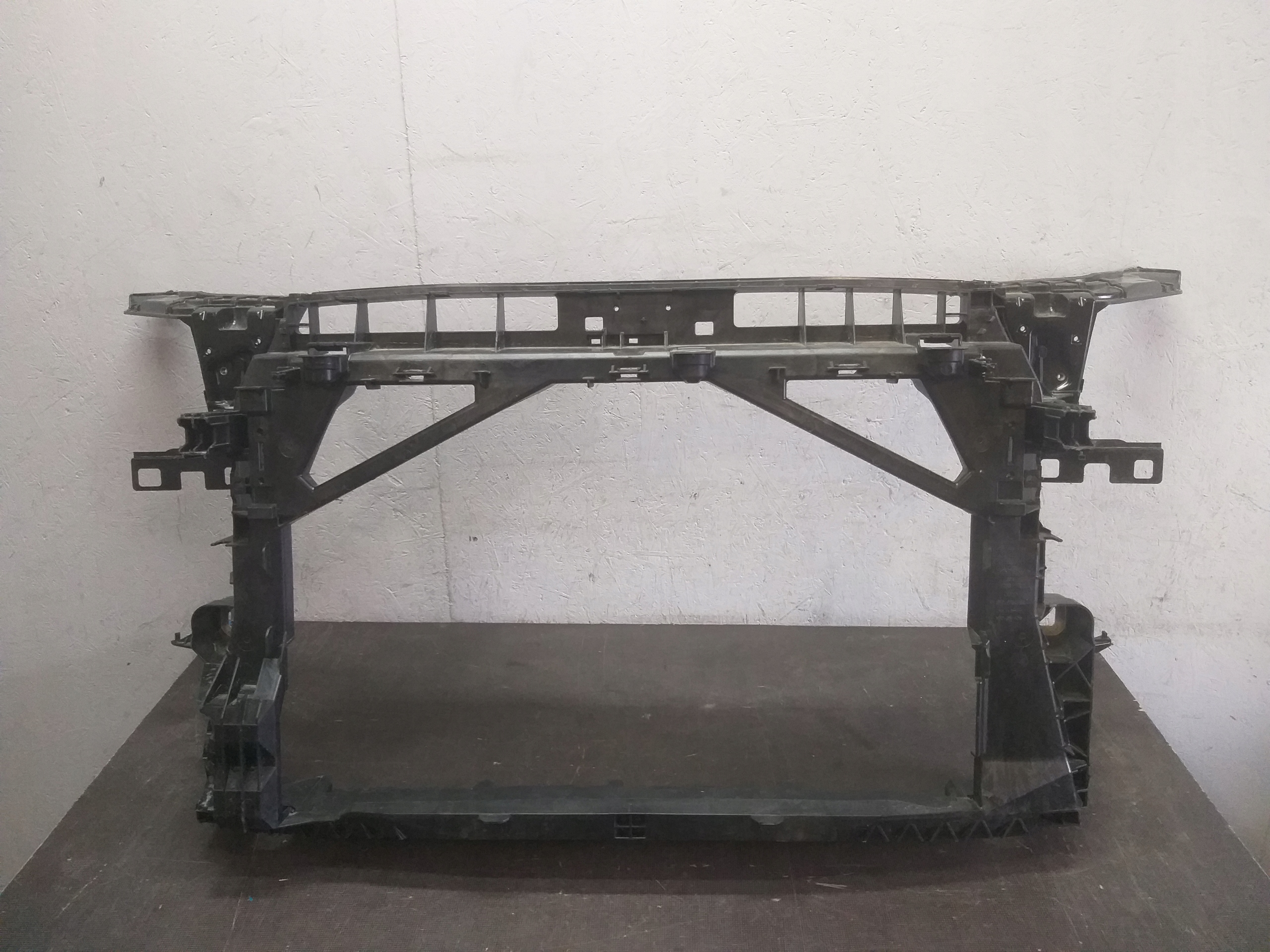 PAS PRZEDNI AUDI A3 8Y0805588