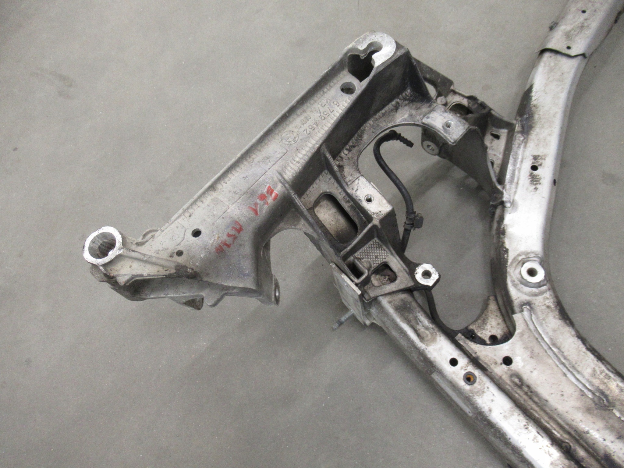 Lawa front axle beam below engine suspension beam BMW E60 E61 E63 E64
