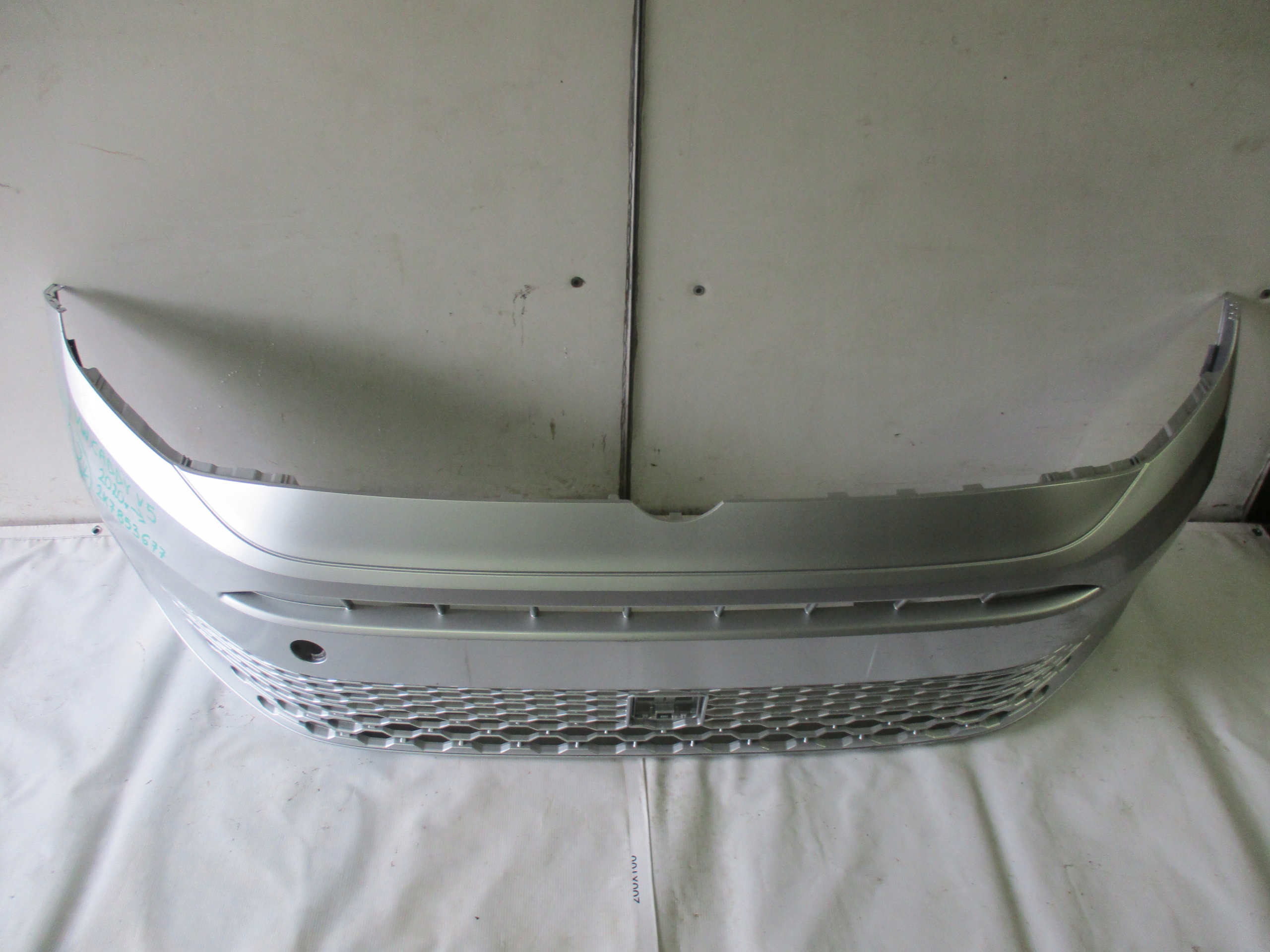 bumper front front VW Caddy 2K7 new MODEL