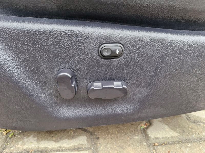 LINCOLN NAVIGATOR II 2 кресло пассажира правый передний кожа