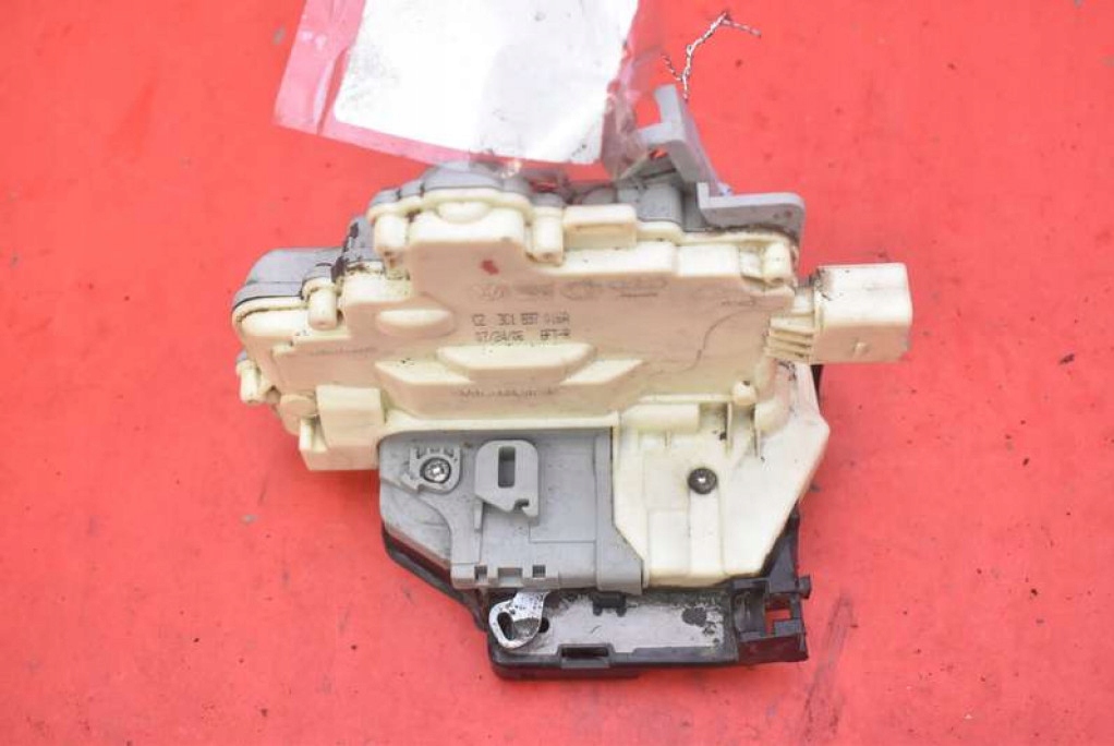 lock door right front front EU 3C1837016A VW PASSAT B6 05-10