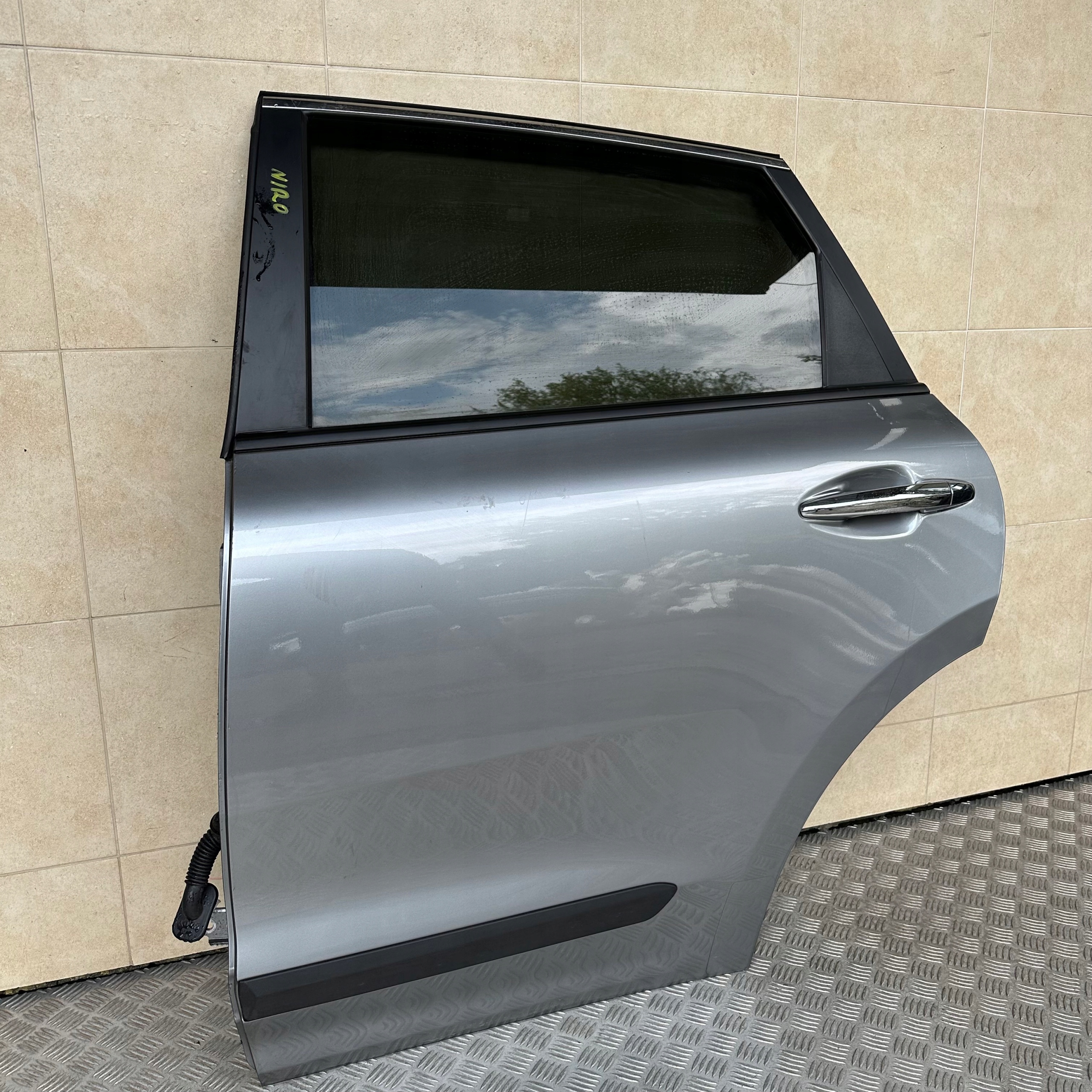 DRZWI LEWE KOMPLETNE KIA NIRO LIFT 2019 ROK Kolor do lakierowania