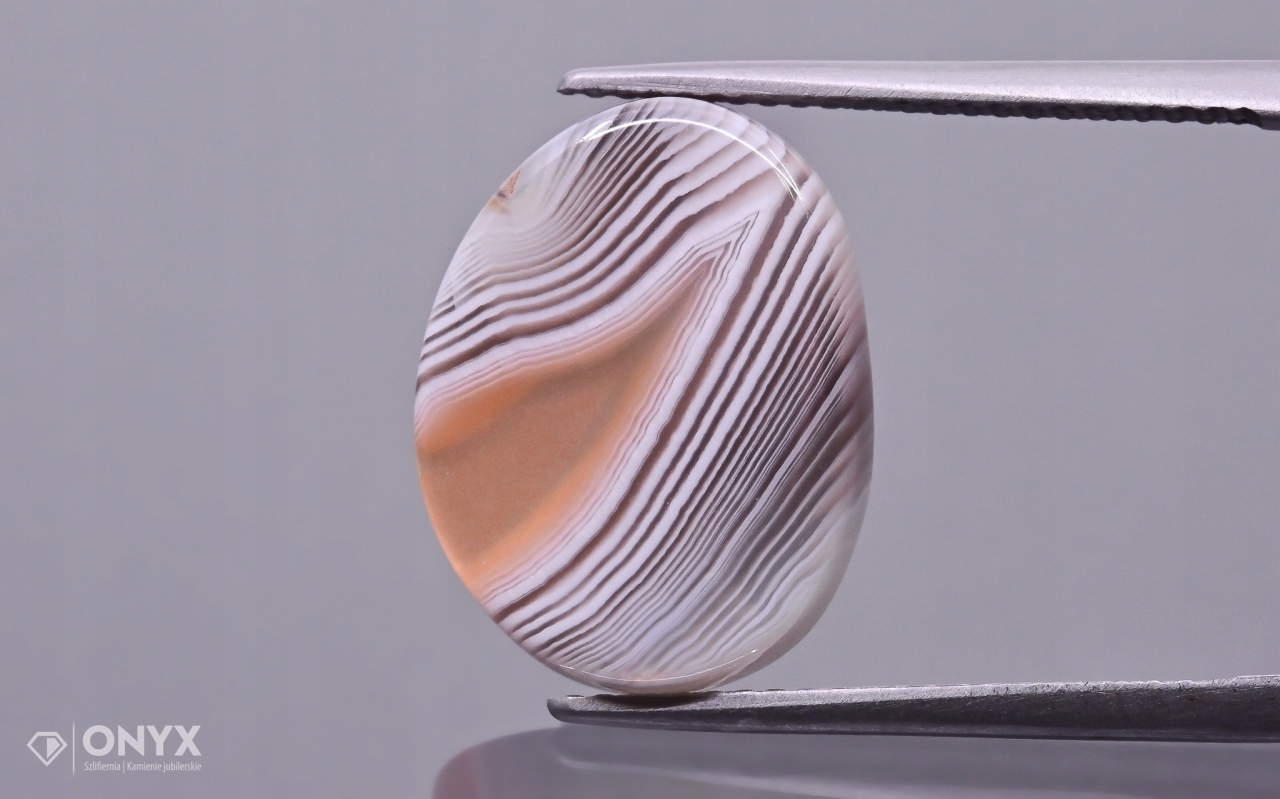 Achát Botswana konvexní nepravidelná dlažba 16,5x12,5 mm