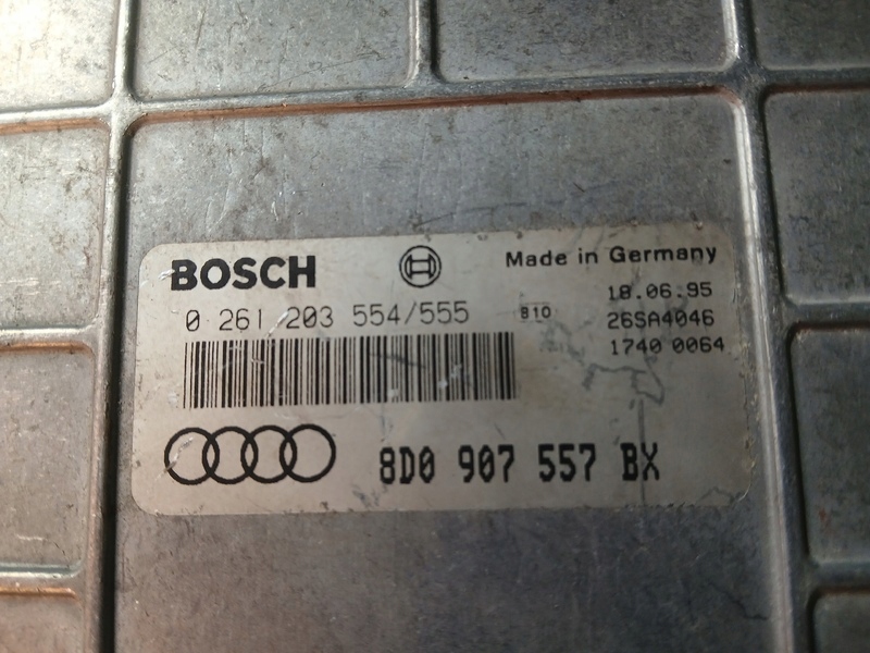 computer motore AUDI A4 1.6BEN 8D0907557BX