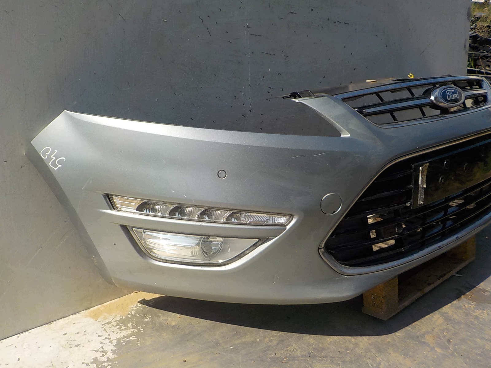 540 FORD MONDEO IV MK4 PDC LIFT LED bumper front front