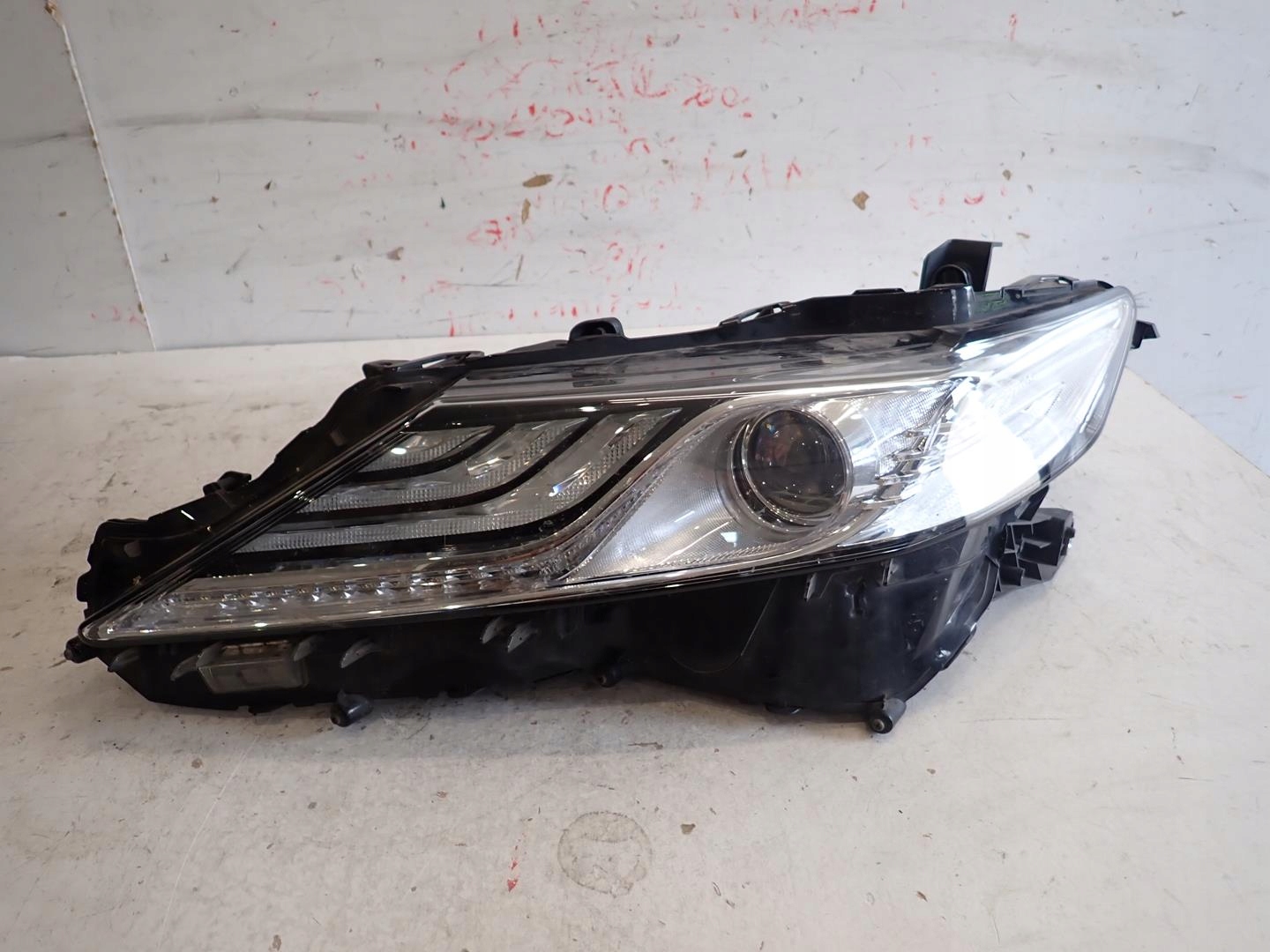 light front front left TOYOTA CAMRY VIII 2017- FULL LED