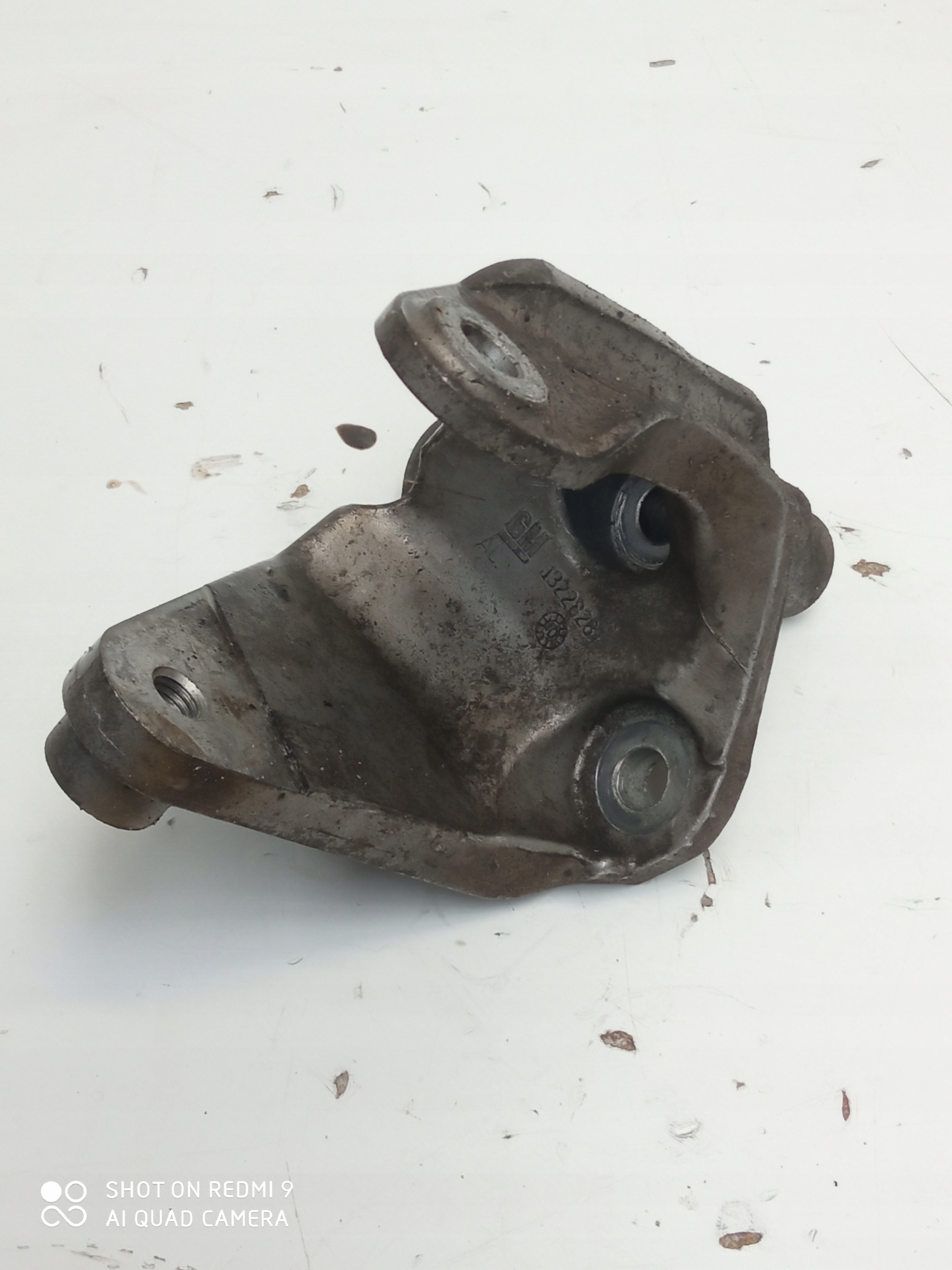 OPEL INSIGNIA A 4X4 support 13228287