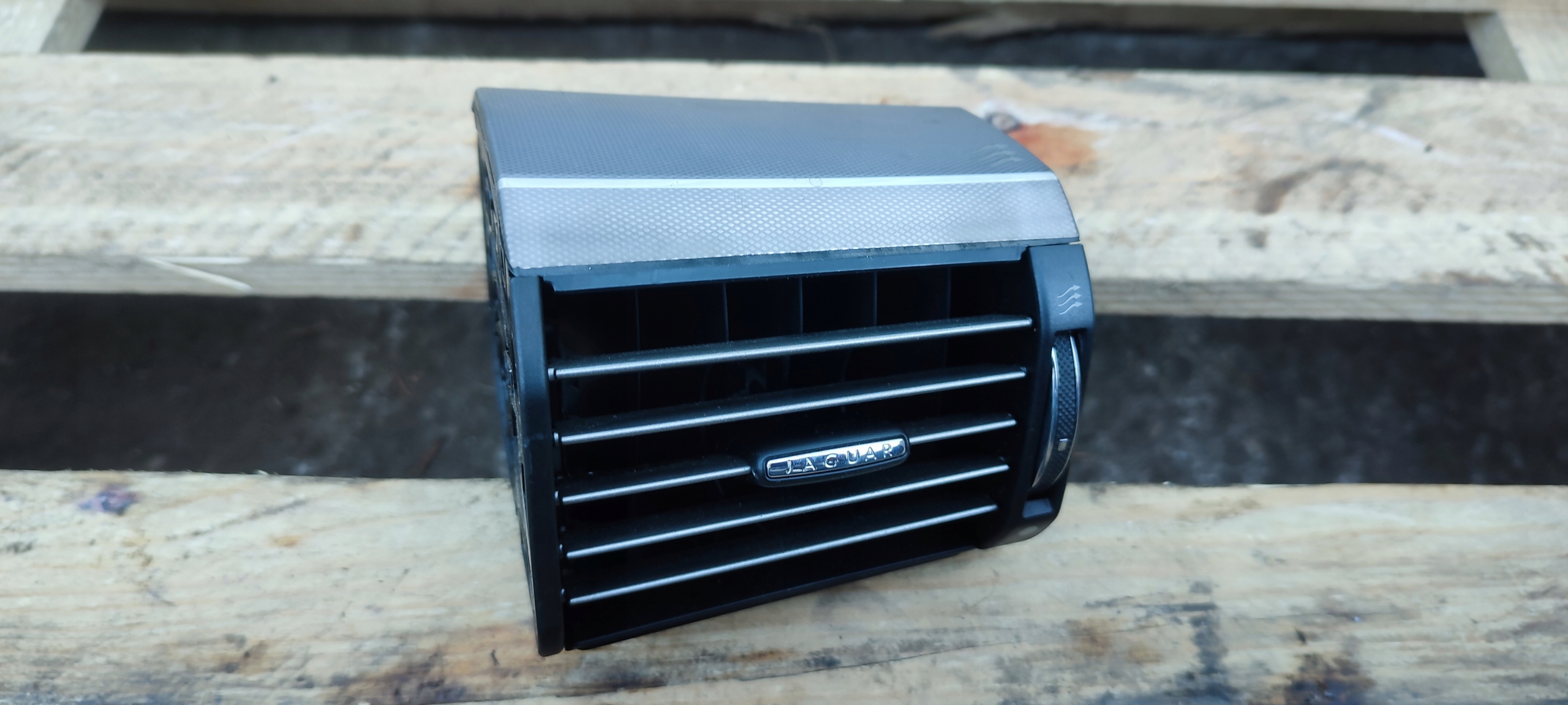 grid air conditioning devices right central JAGUAR XF X250