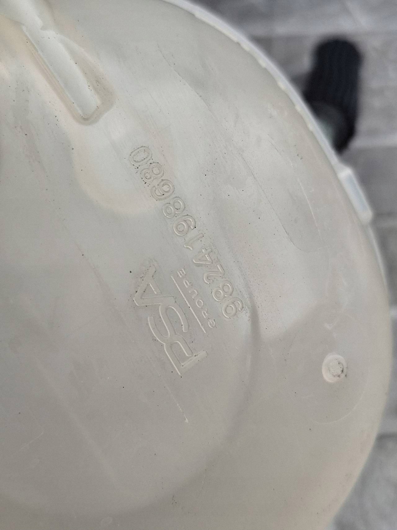Réservoir eau Citroen C3 9824198680