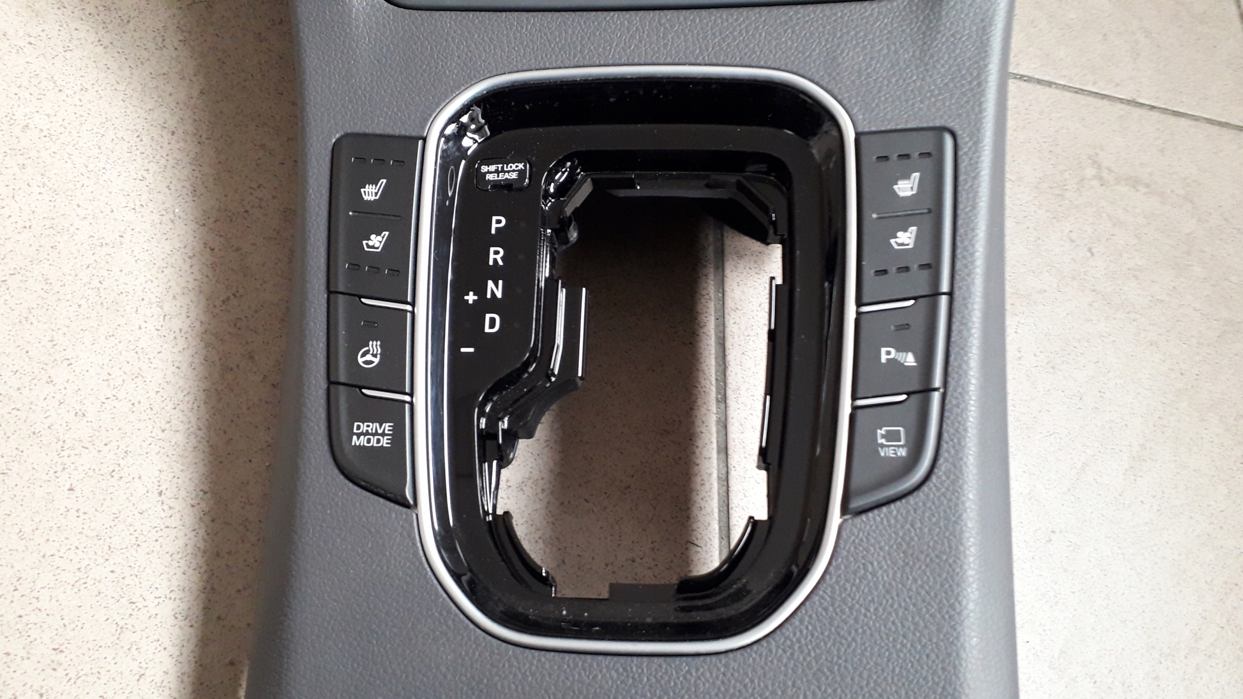 Hyundai I30 III 2017- тунель селектор панель бардачок