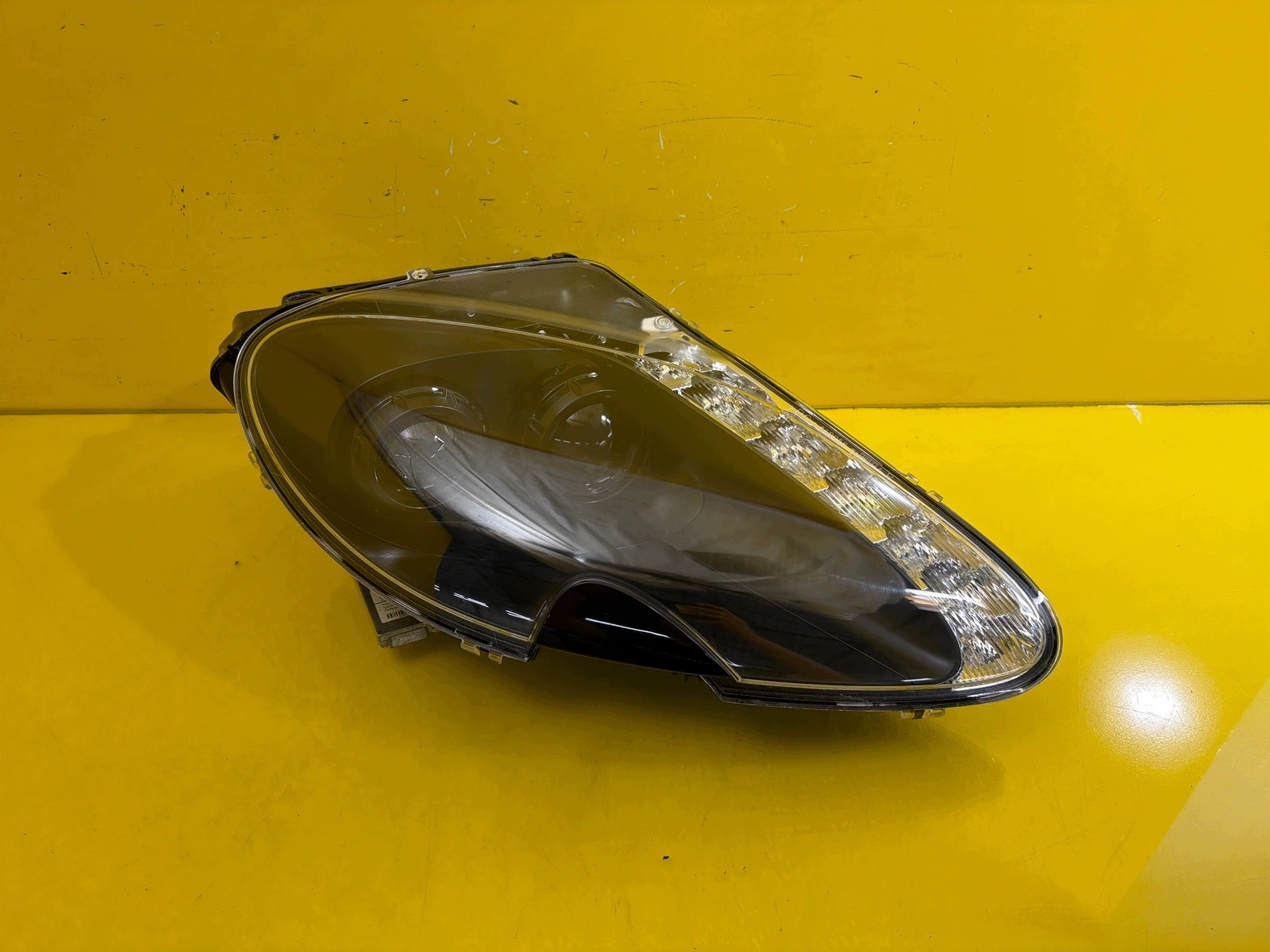 Svetlo pravá predok Aston Martin Vantage III Xenon Led 2015-2018 ED23-13W029