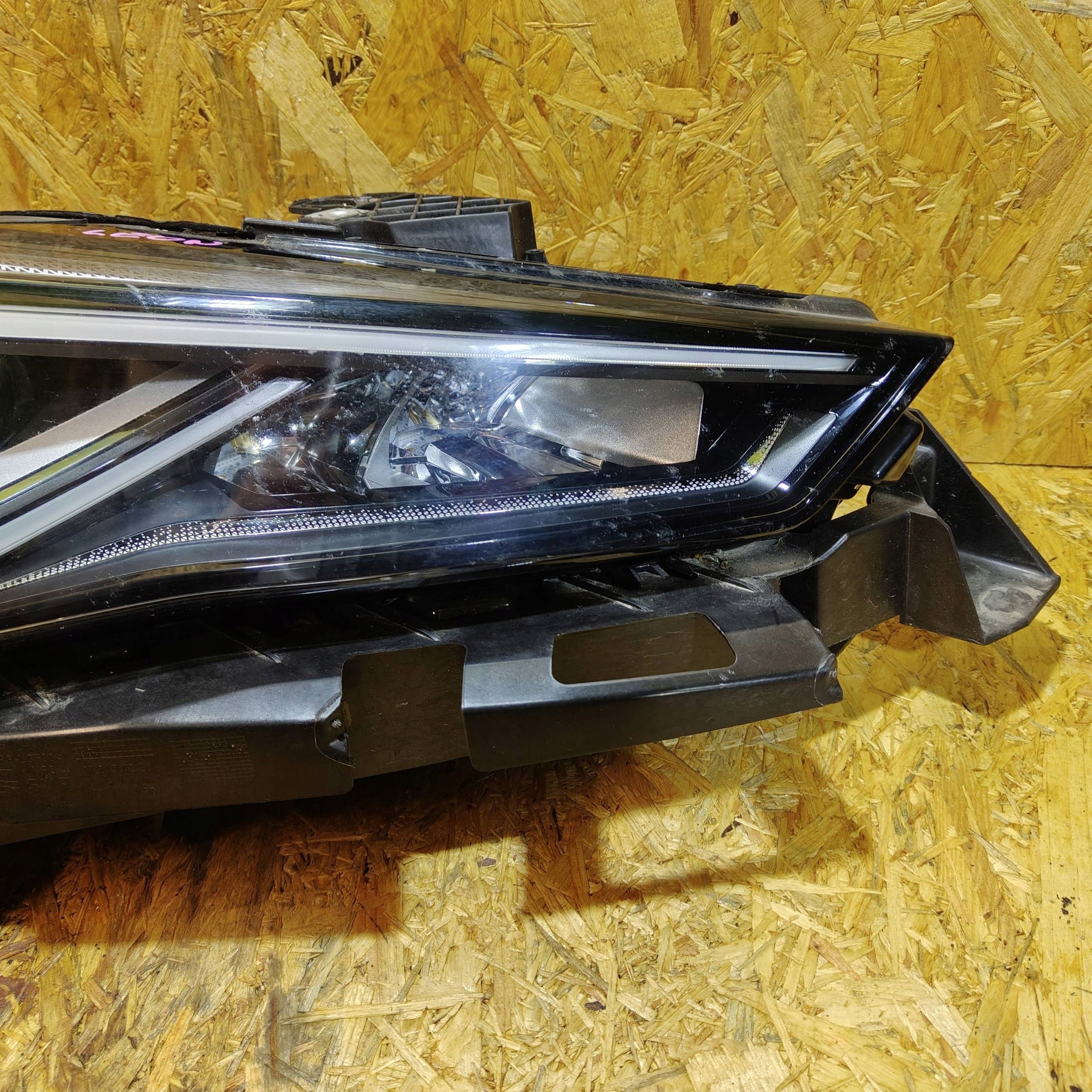 Reflektor front side right Seat Leon IV 5FB941008G DEMONTAZ