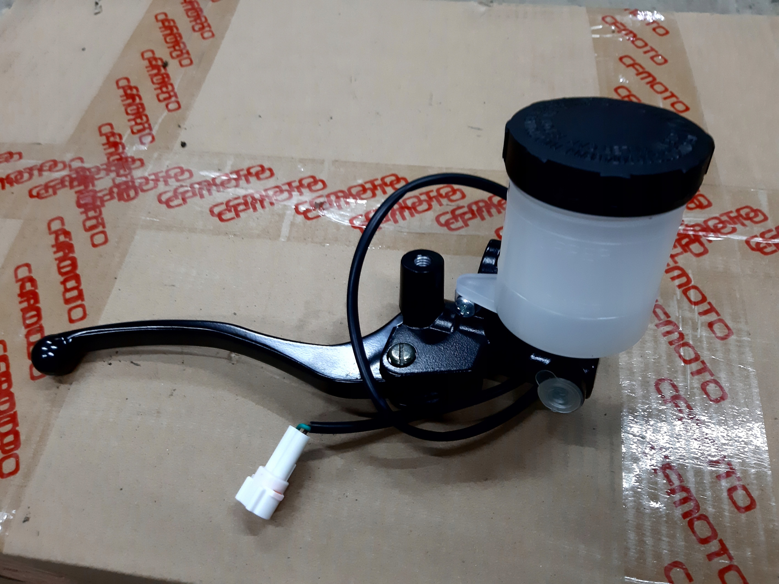 Pompa hamulcowa pompka hamulca Cf Moto 520 550 600 Part number 9AW2 081100 10000