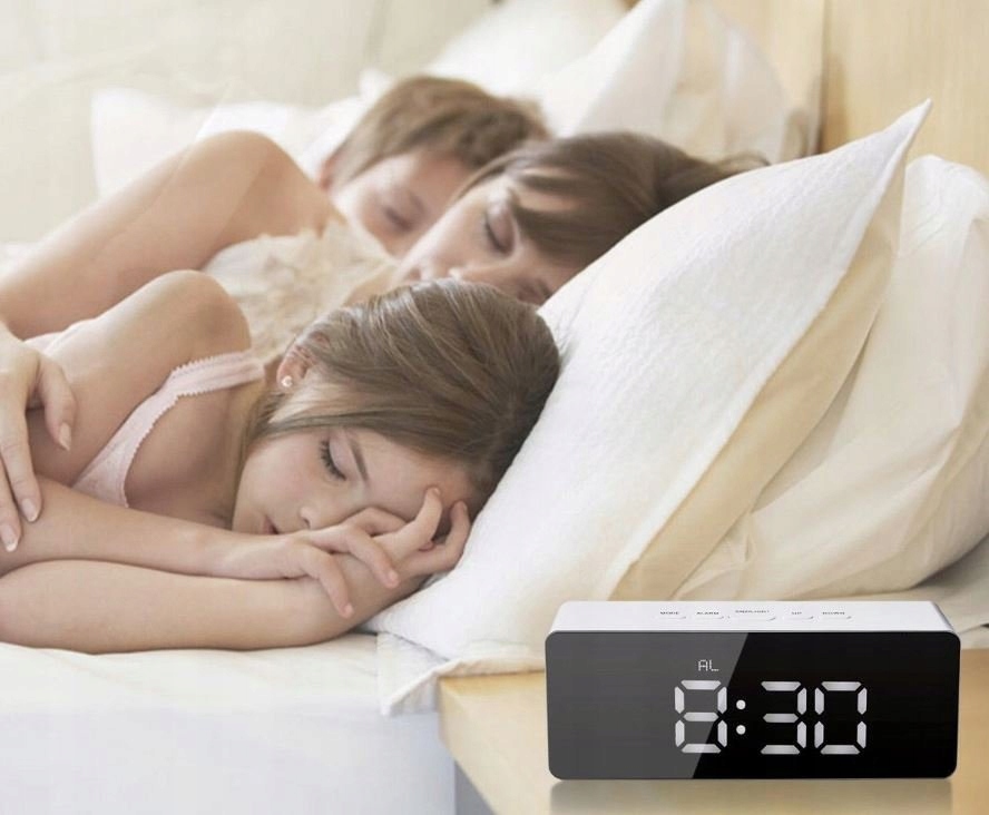 ZEGAR ELEKTRONICZNY LED STOJĄCY BUDZIK LUSTRO ALARM ZEGAREK Waga produktu z opakowaniem jednostkowym 1 kg