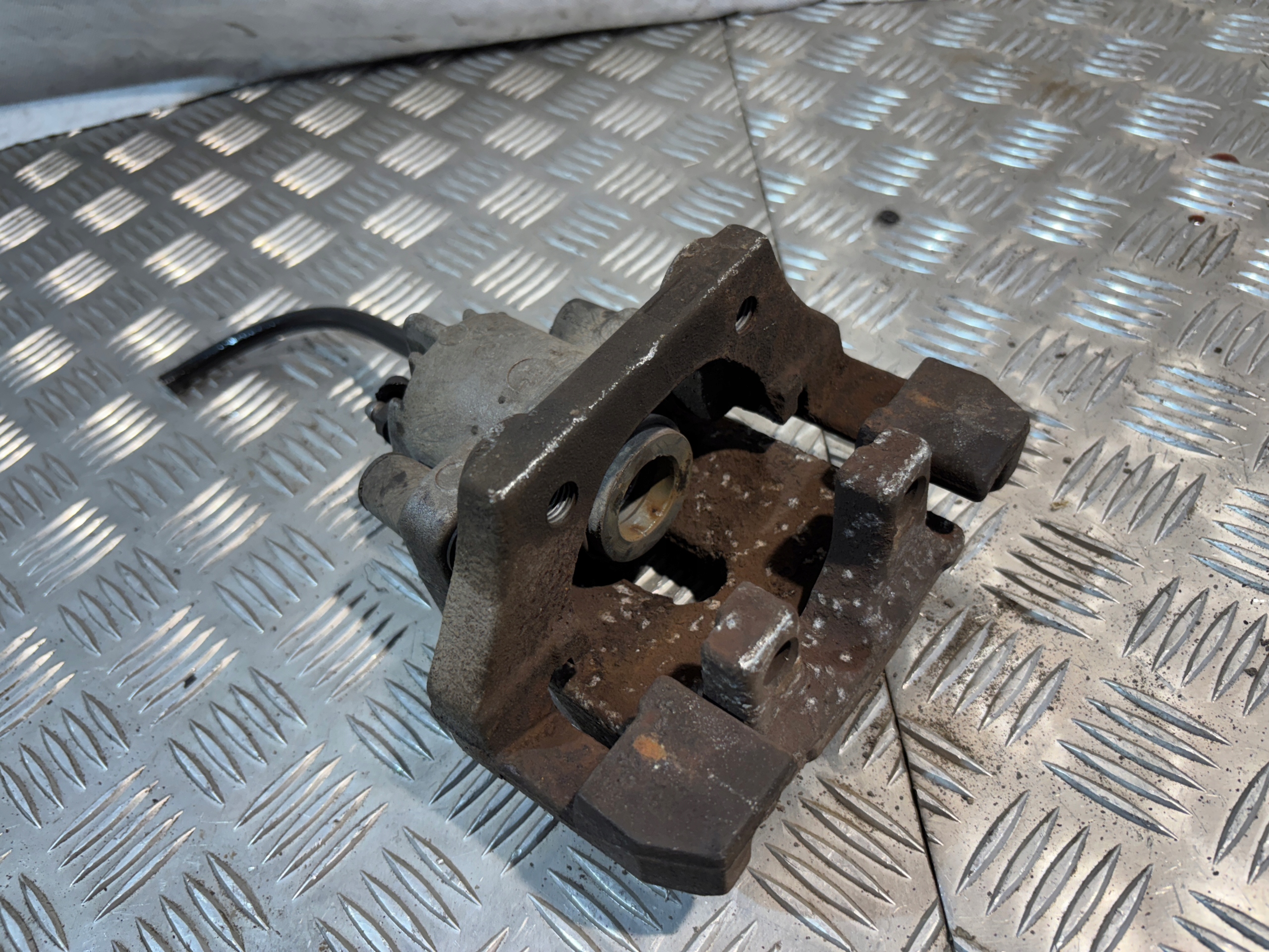 caliper brake right rear part BMW E60 2,0D