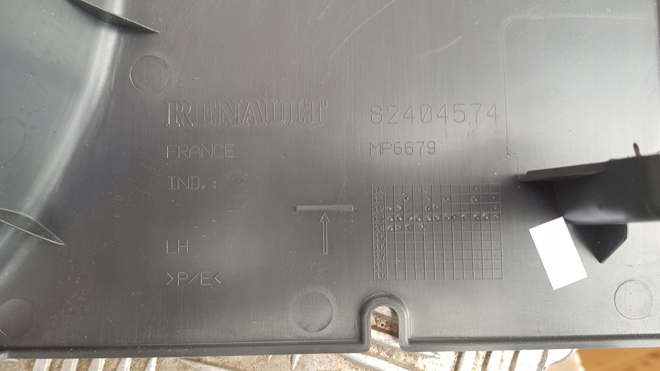 RENAULT cover SLUPKA plastic 82404574