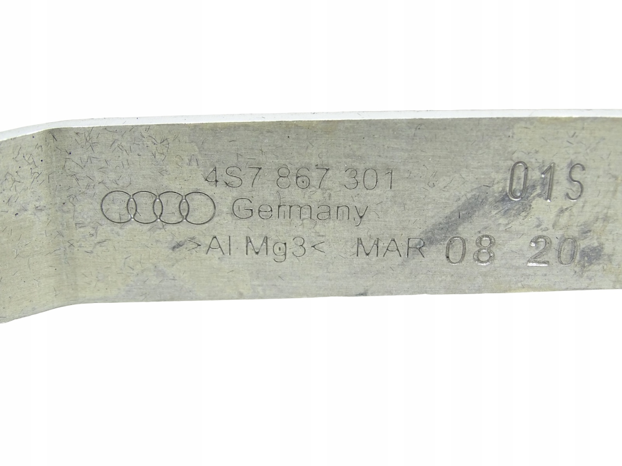 Держатель кронштейн Audi R8 4S SPYDER 16- европа 4S7867301