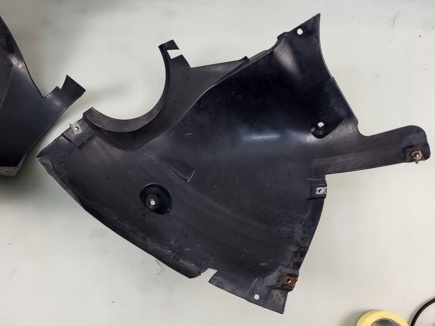 MERCEDES CLK A209 W209 C209 PAKIET AMG mudguard left front 2 CZESCI