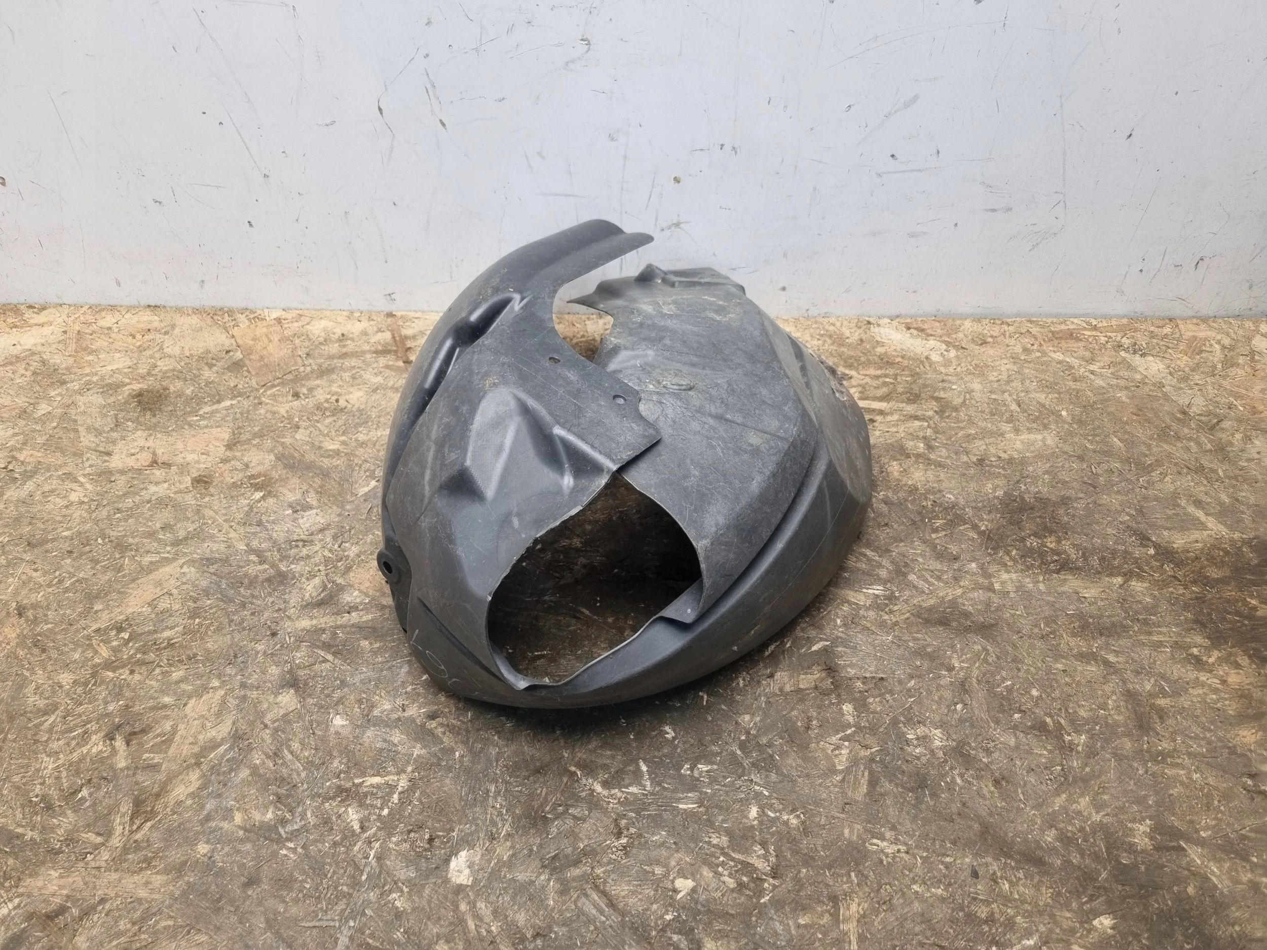 mudguard left front 8A61-16115-AD FORD FIESTA MK7 2008-2012