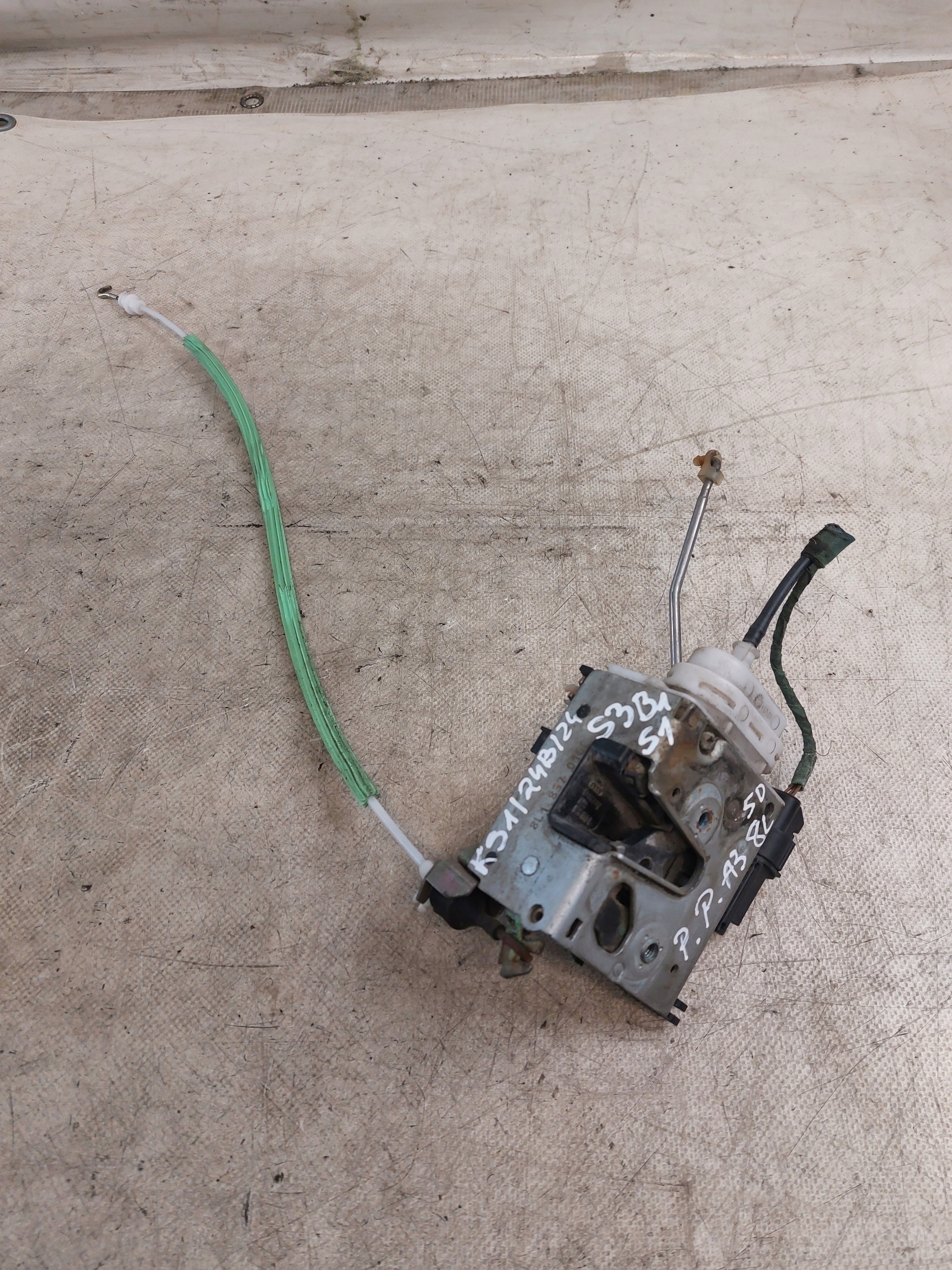 lock door right front AUDI A3 8L 5D