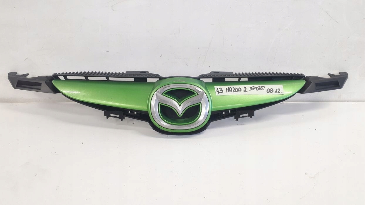 mazda 2 спорт 2008-2012 решетка перед