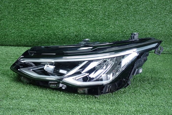 VW GOLF VIII 19- reflektor links Licht links