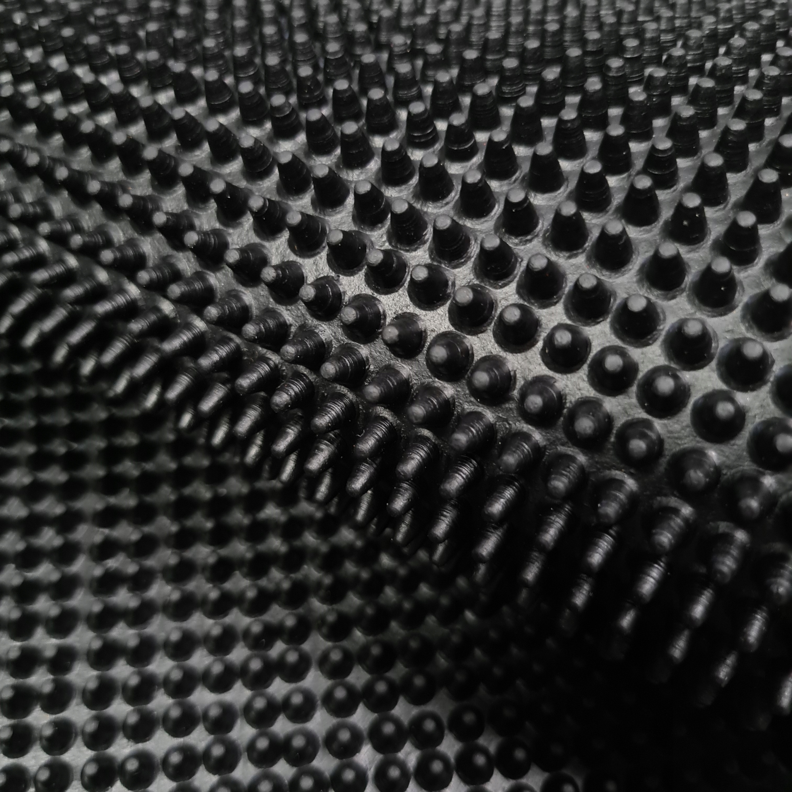 WYCIERACZKA ZEWNĘTRZNA GUMOWA MATA POD DRZWI DO BUTÓW DO BIURA FIRMY 60x100 Szerokość produktu 60 cm