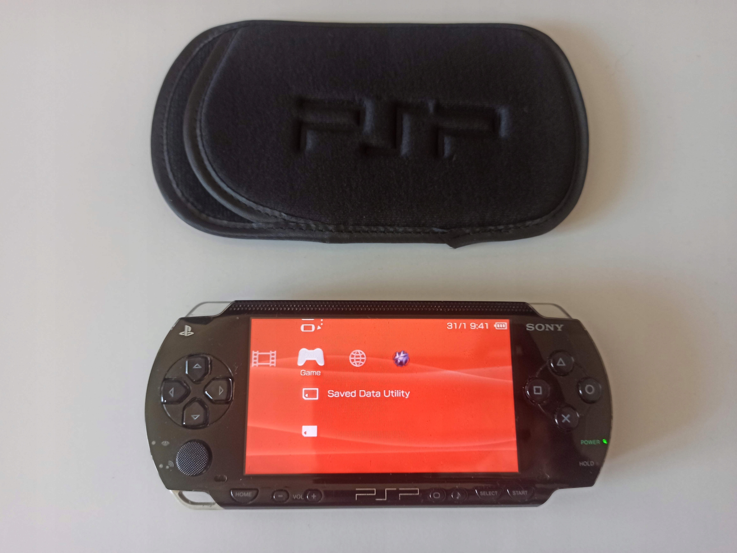 Konsola SONY PSP 1004 + 13 GIER + KARTA + FUTERAŁ