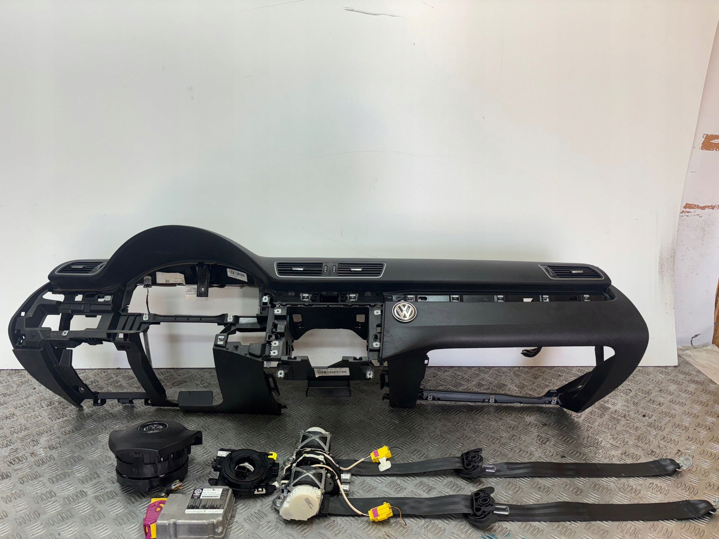 dashboard console airbag tension belts SENSOR VW PASSAT B7