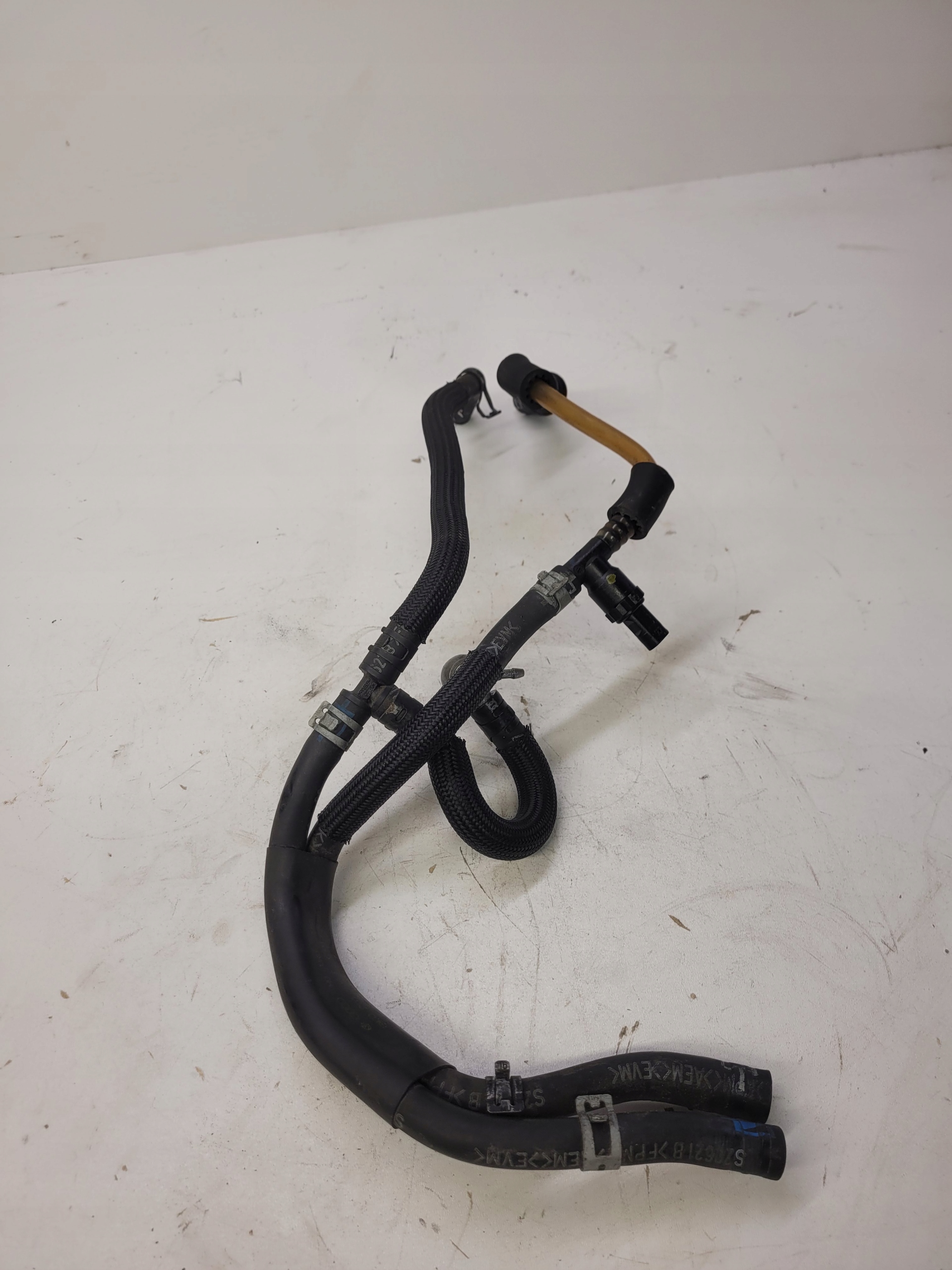 FUEL LINE PALIWOWY AUDI A4 A5 Q5 8K0201404F